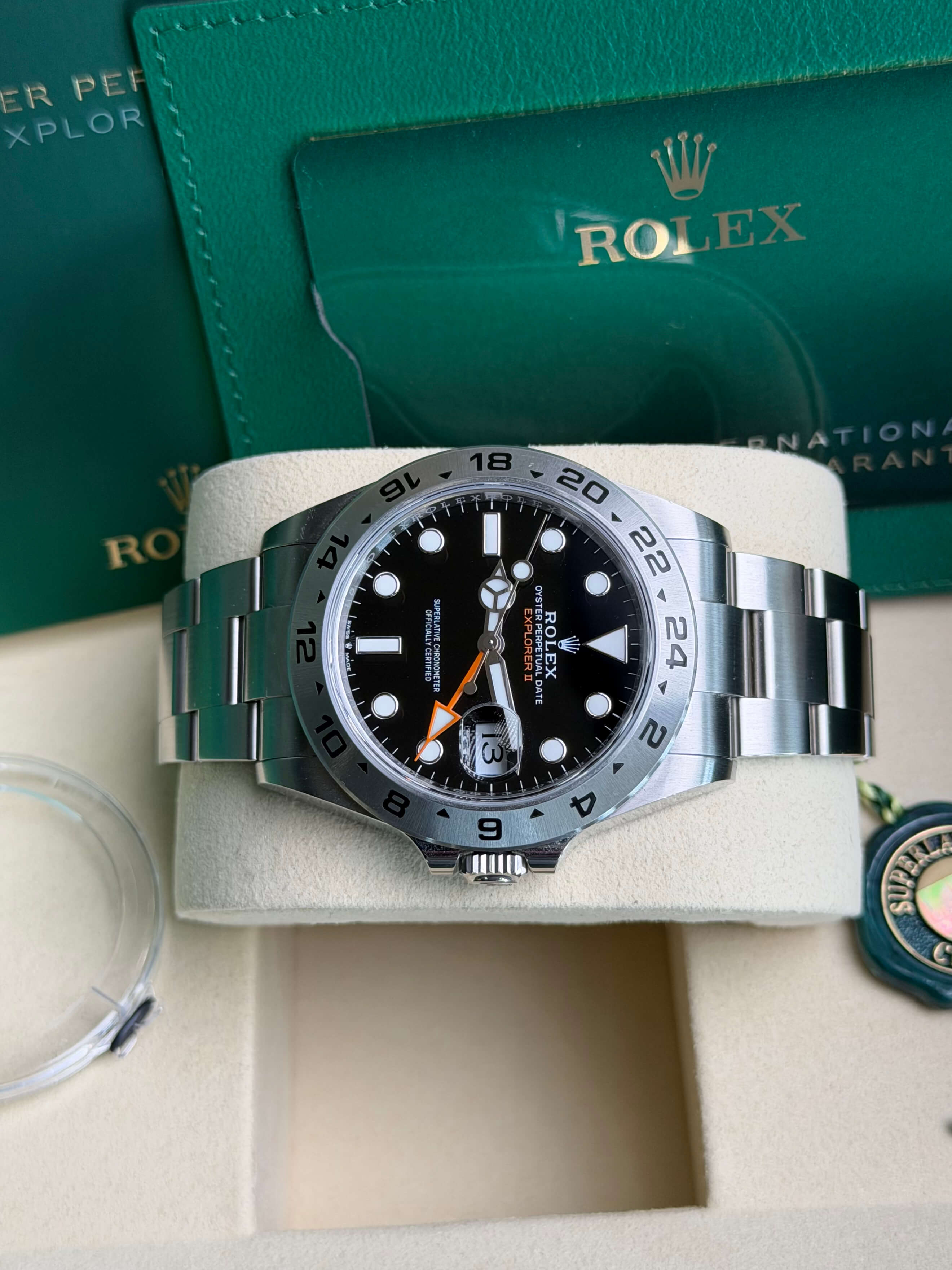 Watchrr - Authentic luxury watch