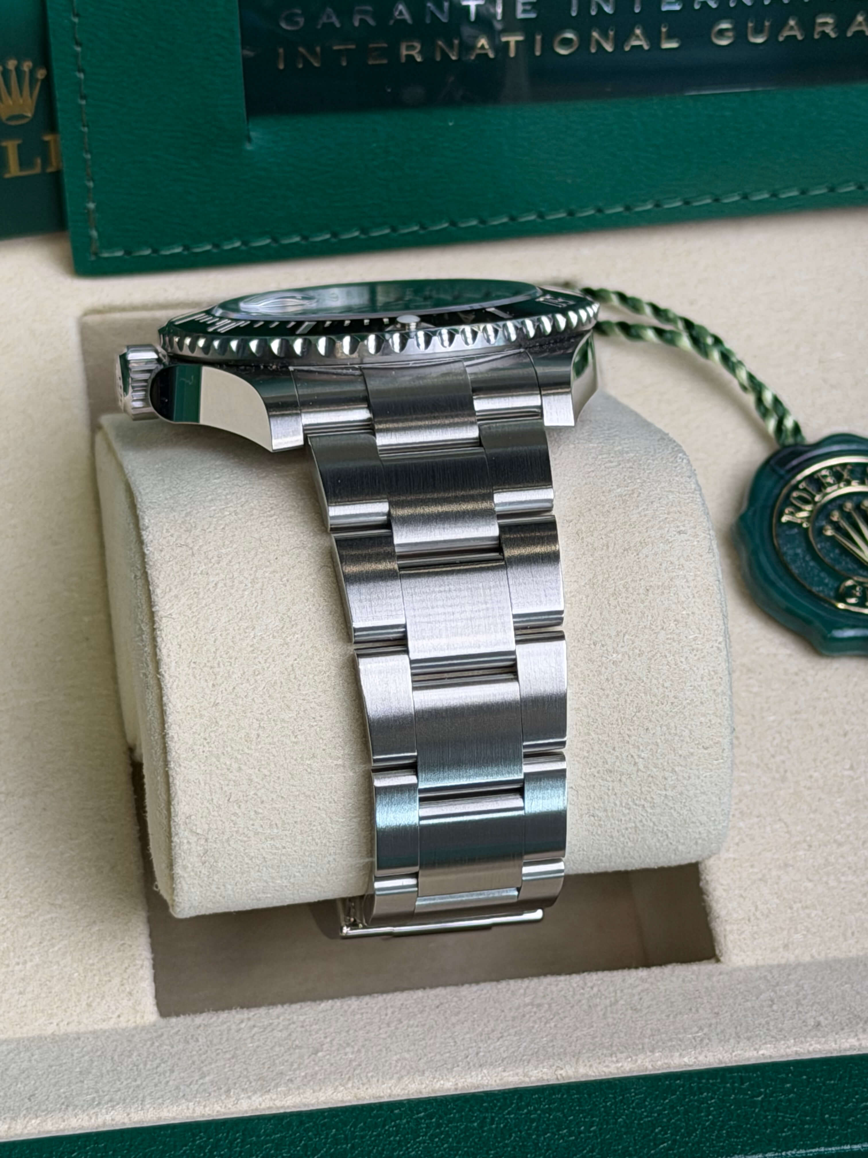 Watchrr - Authentic luxury watch