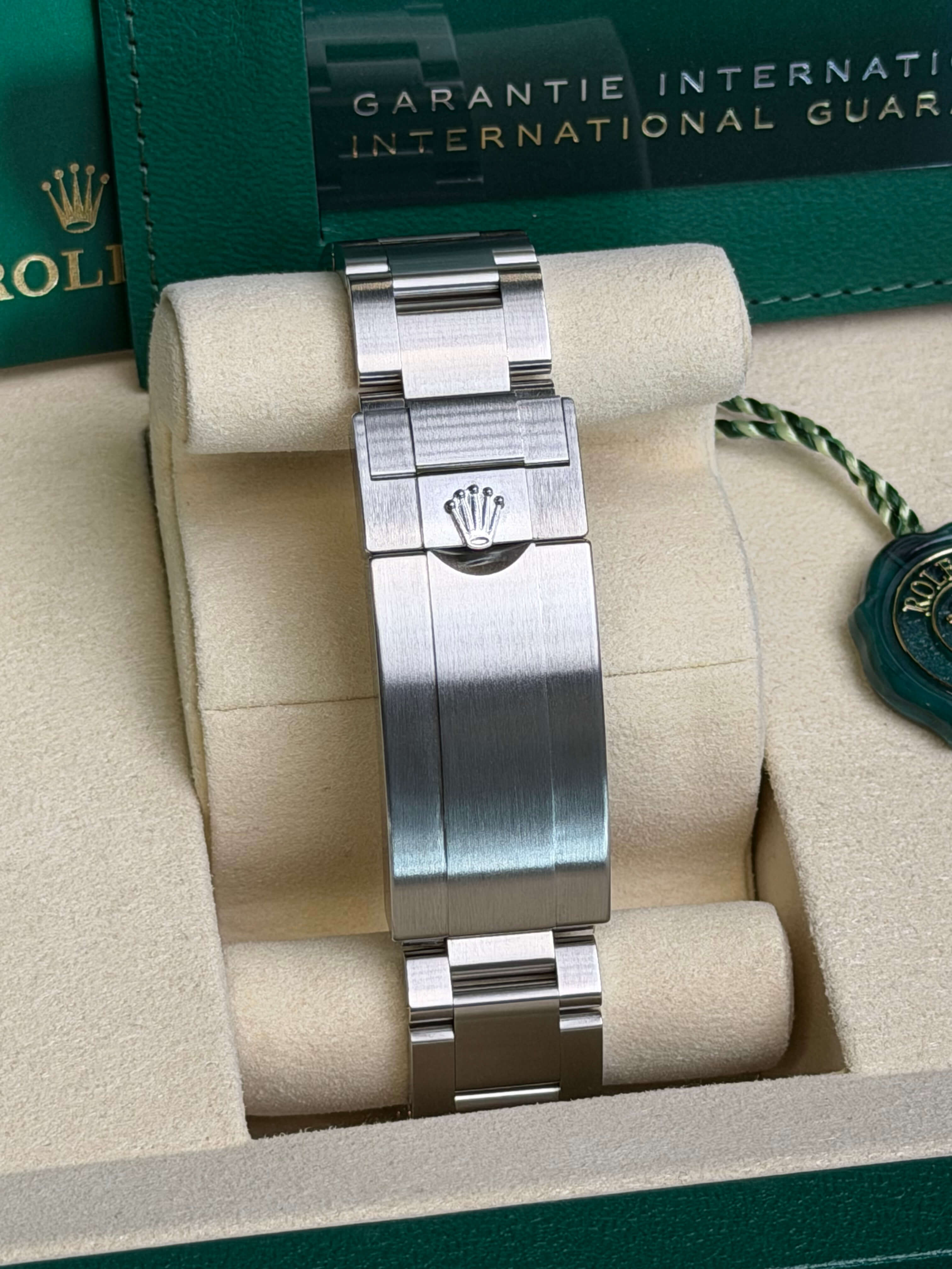 Watchrr - Authentic luxury watch