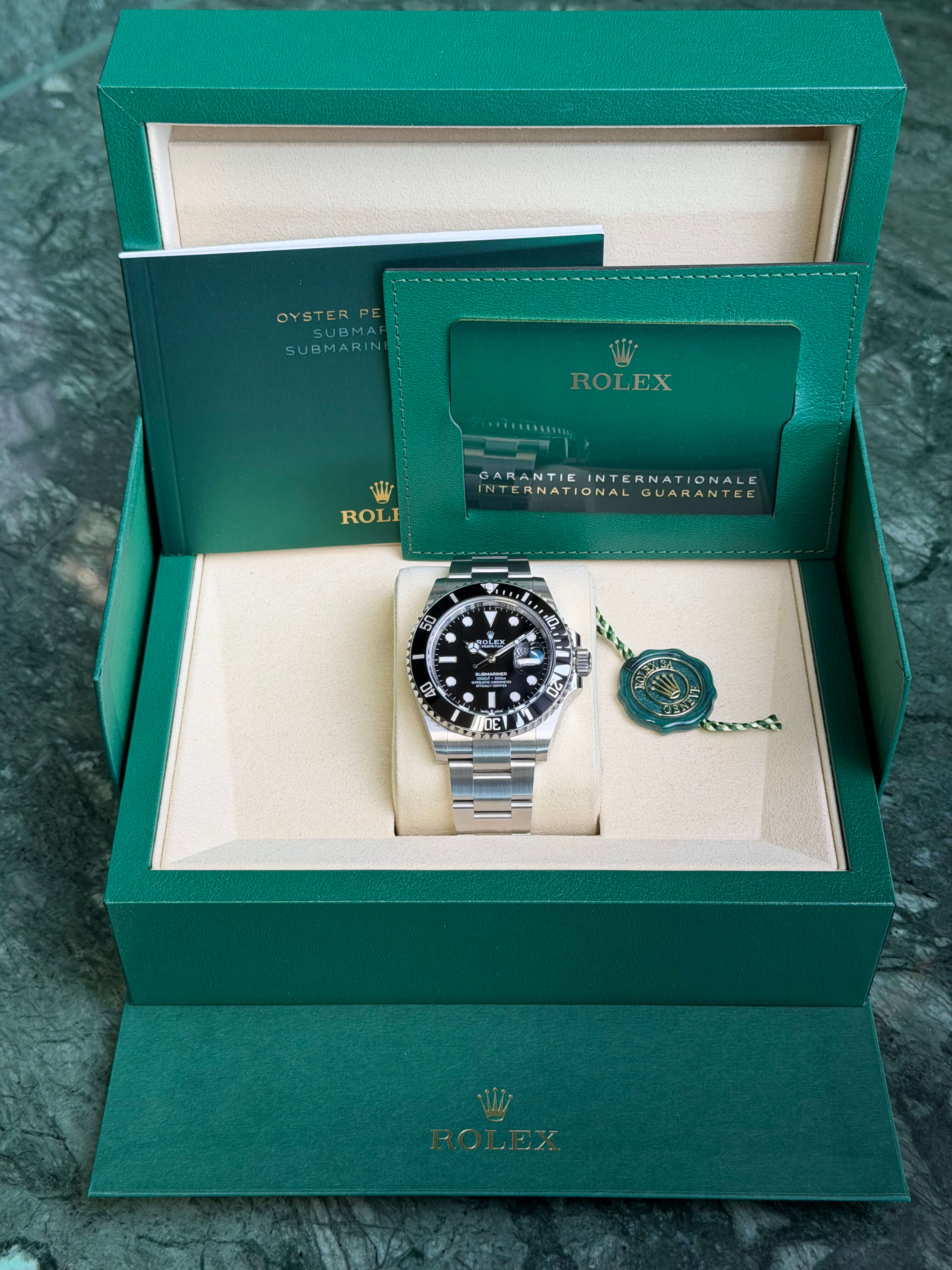 Watchrr - Authentic luxury watch