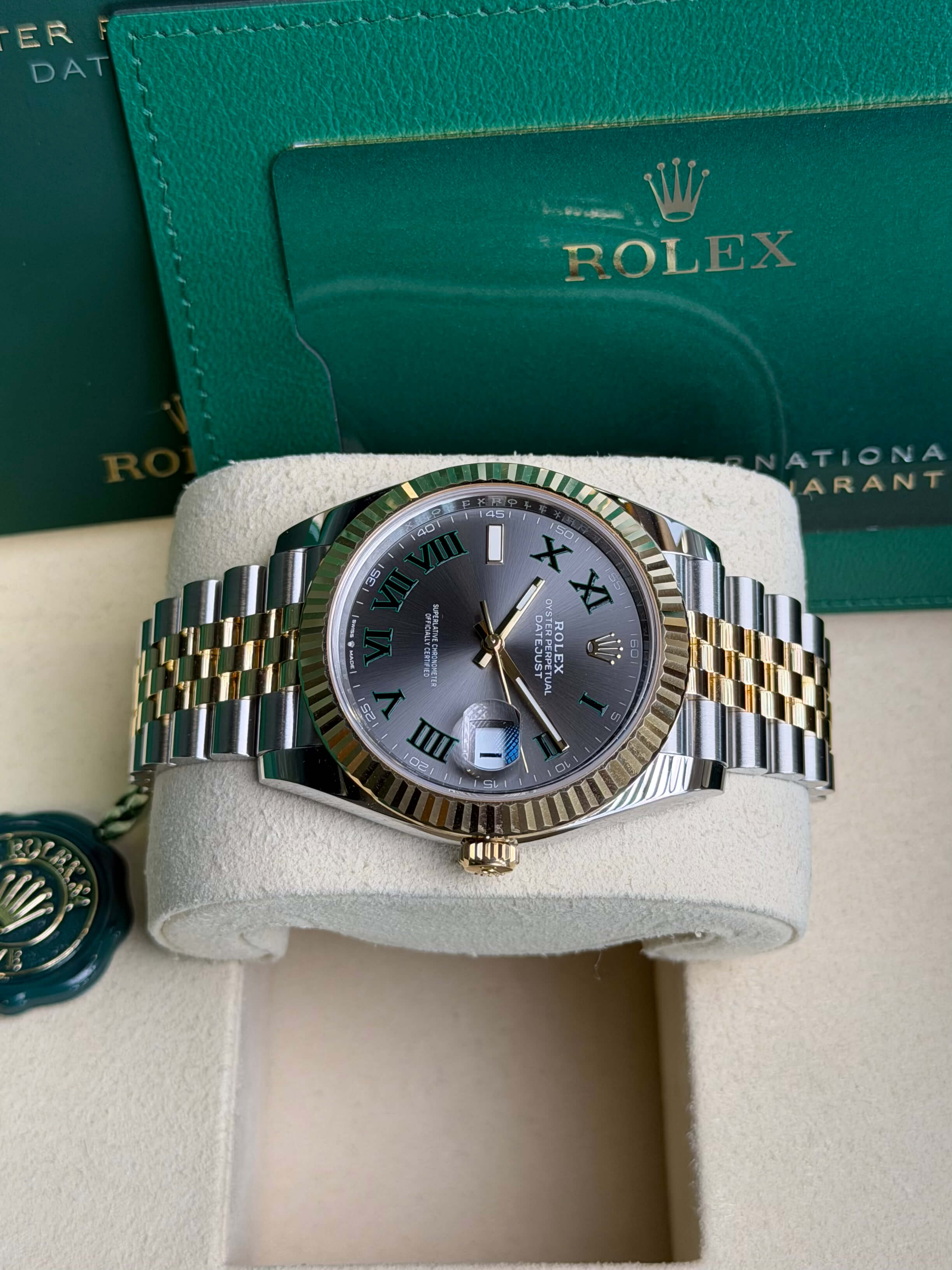 Watchrr - Authentic luxury watch