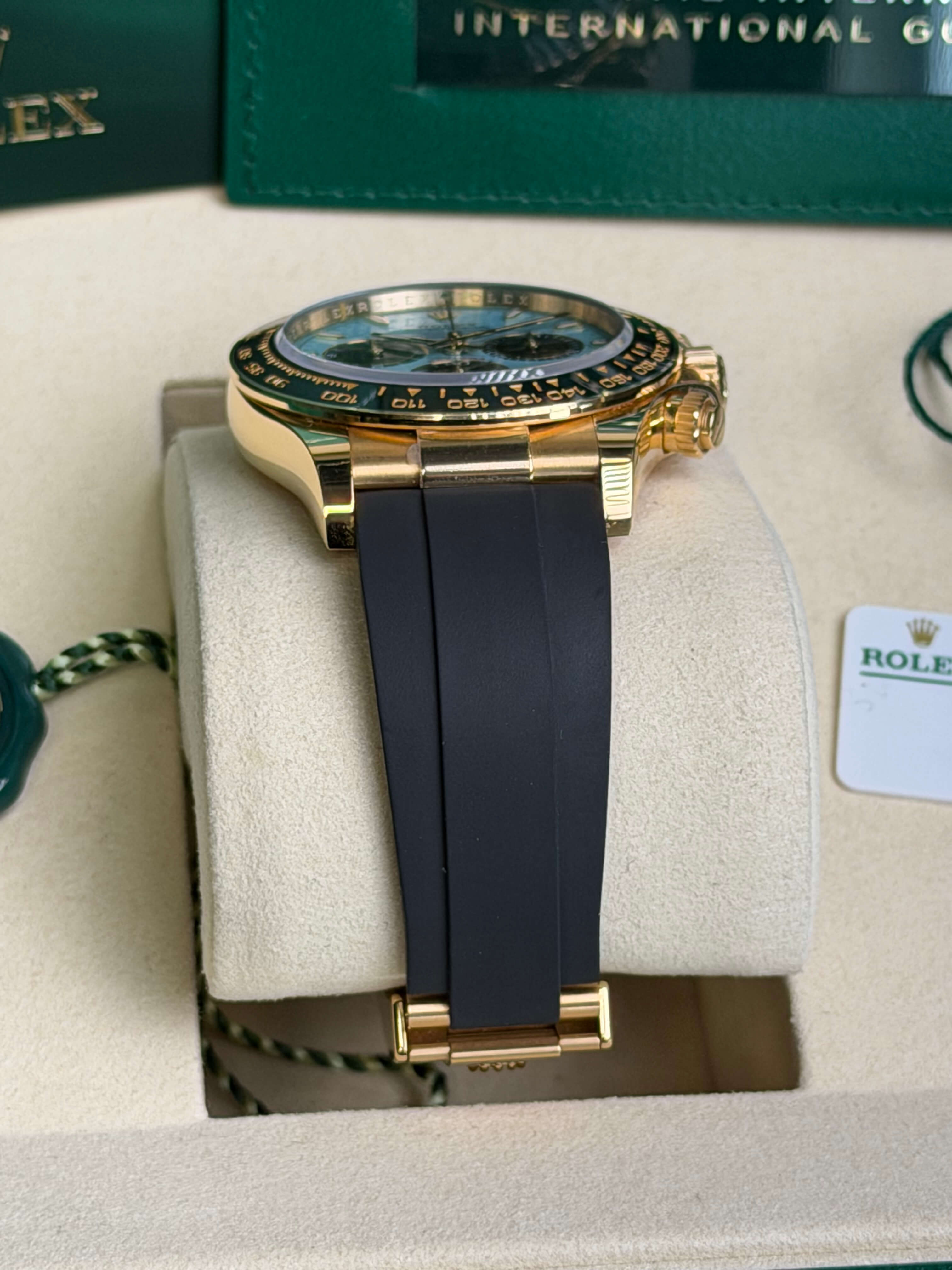 Watchrr - Authentic luxury watch