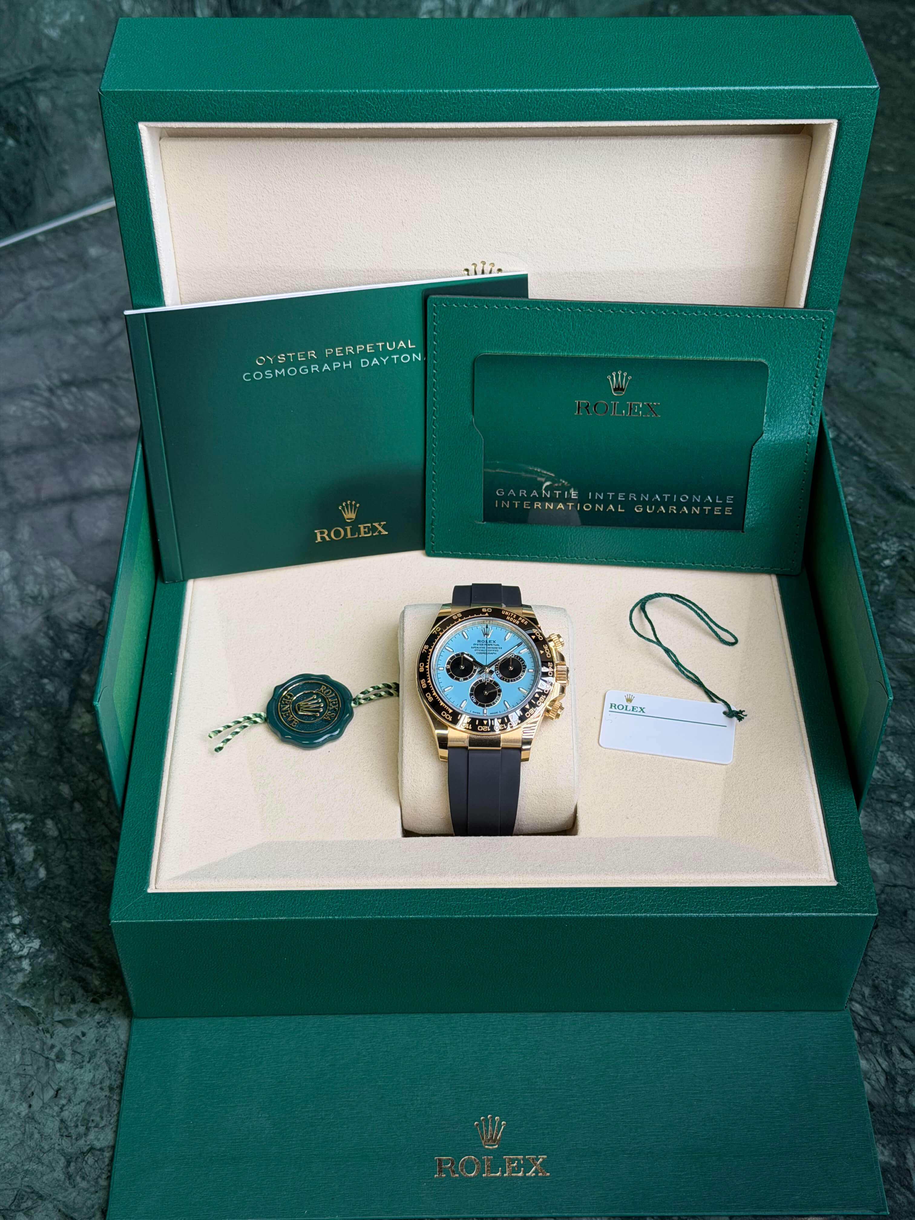 Watchrr - Authentic luxury watch