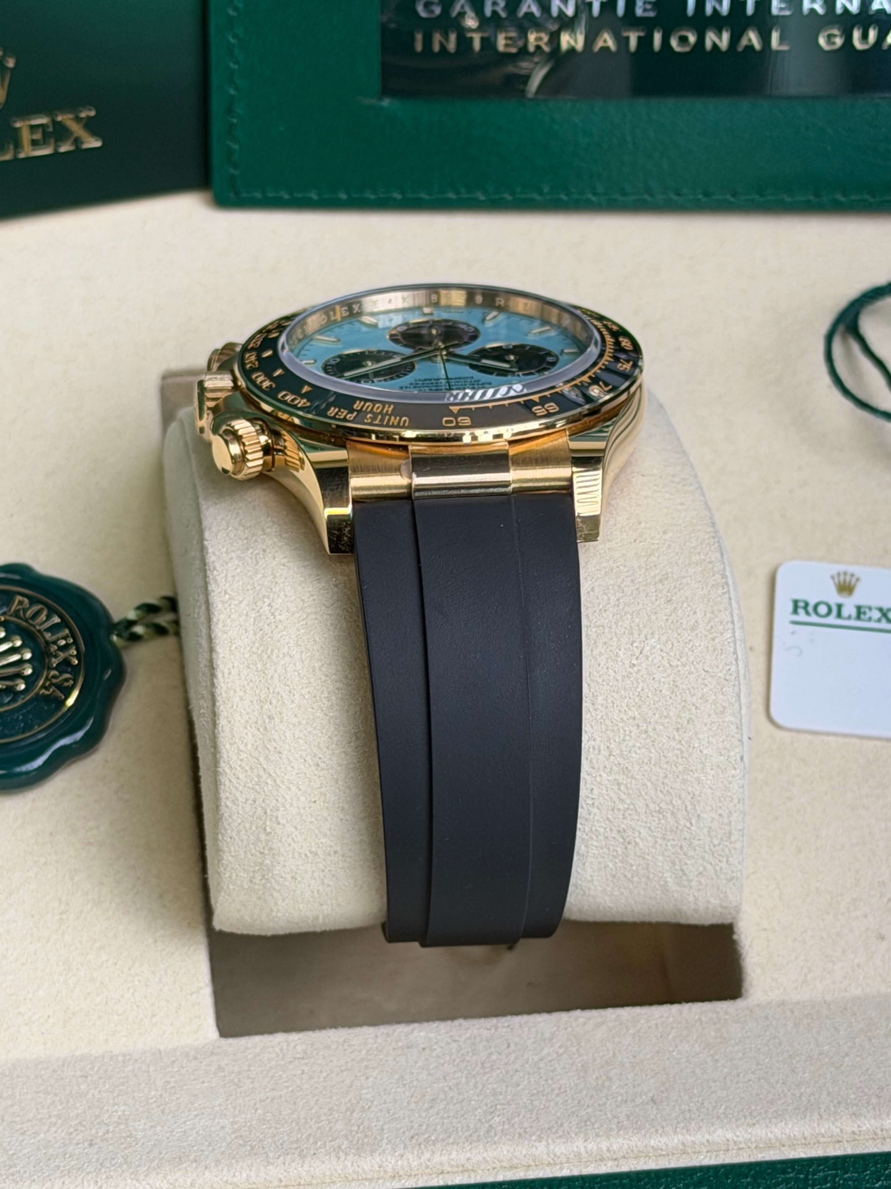 Watchrr - Authentic luxury watch