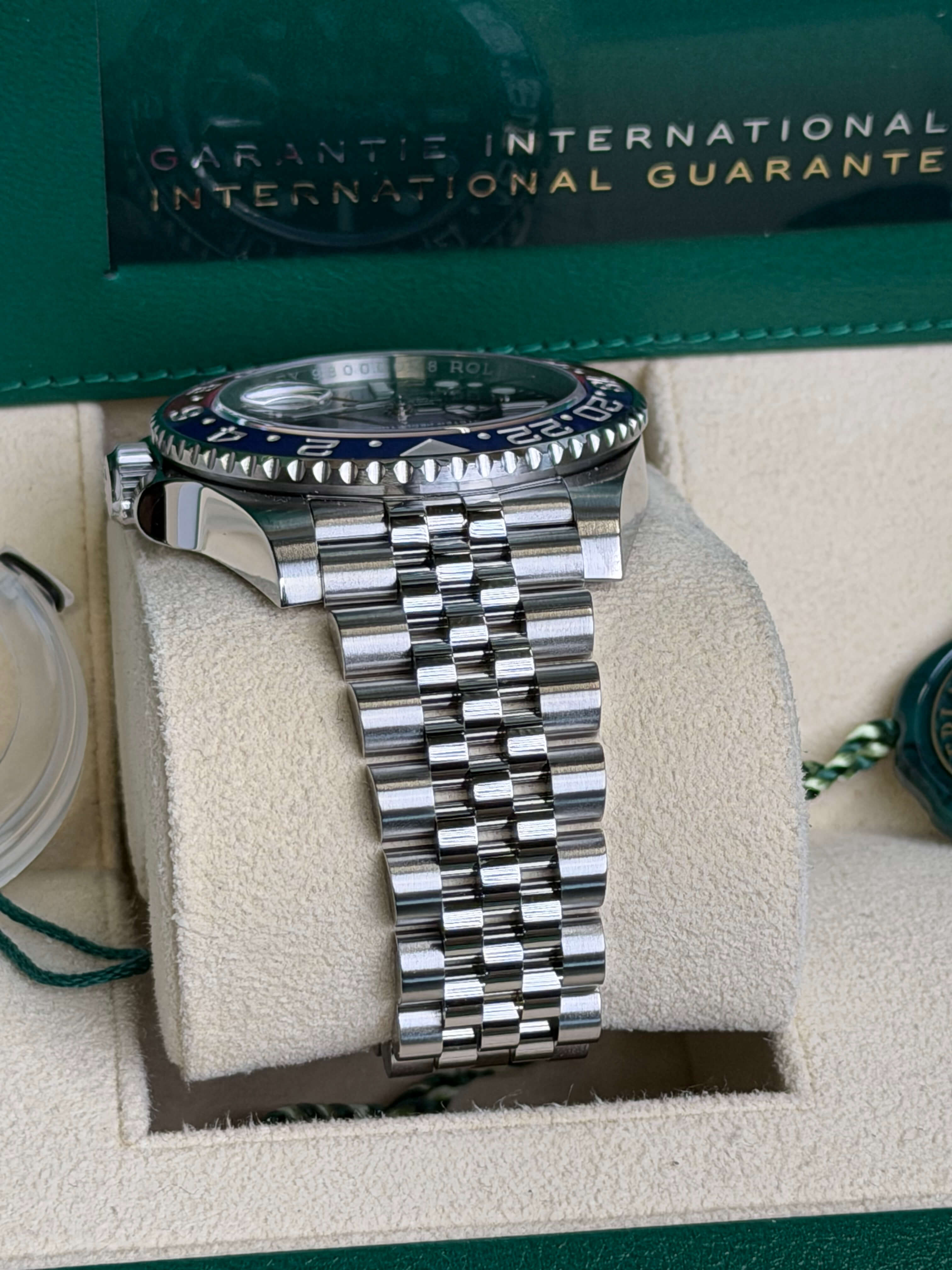 Watchrr - Authentic luxury watch