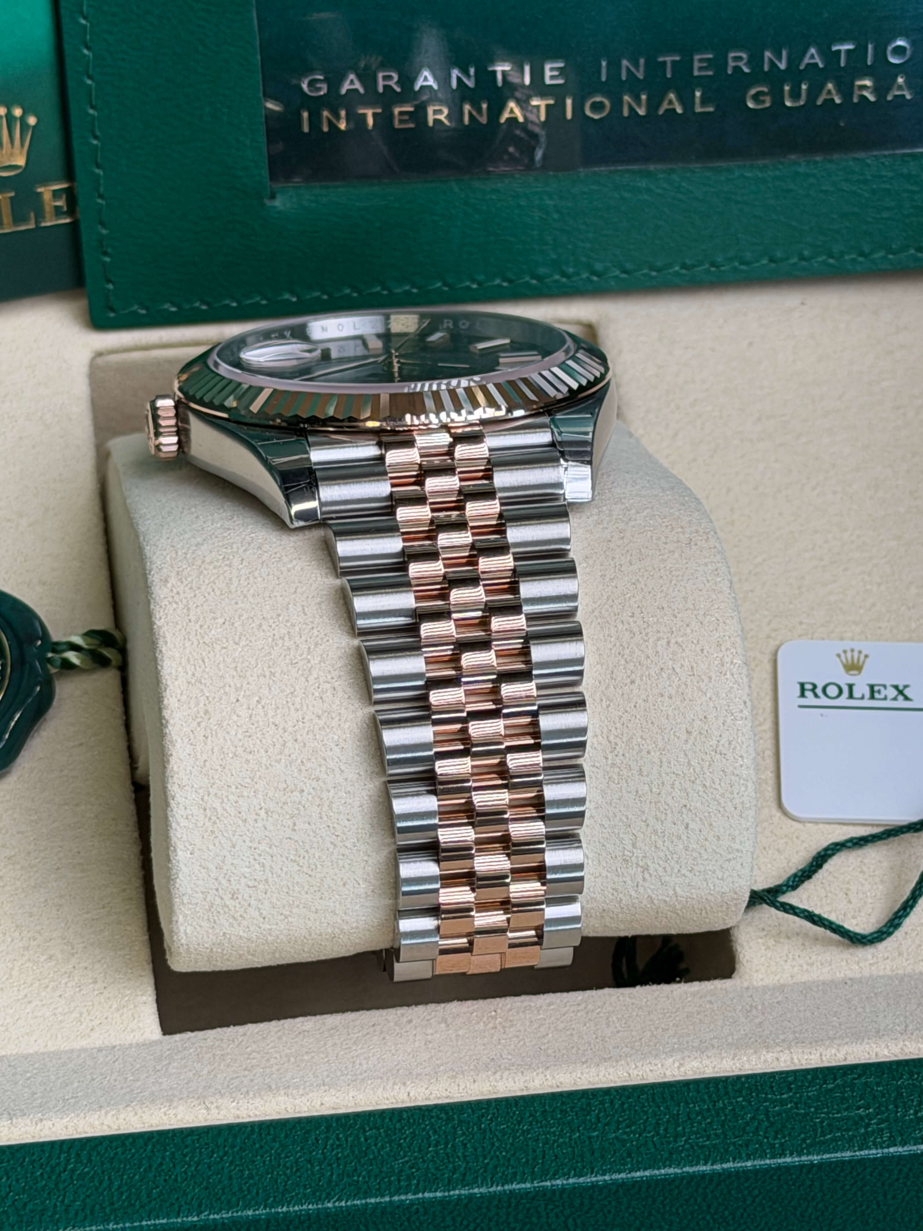 Watchrr - Authentic luxury watch