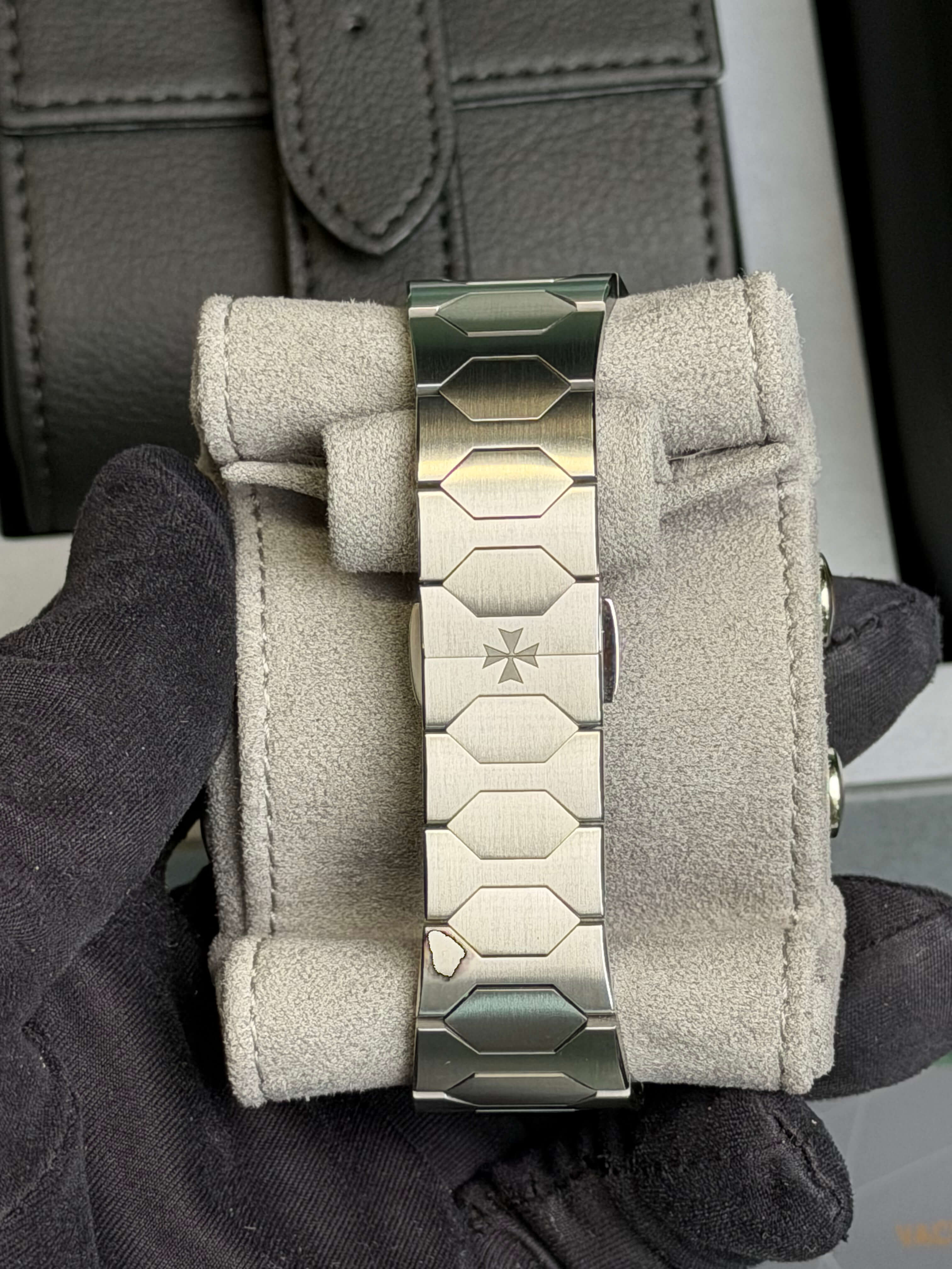 Watchrr - Authentic luxury watch