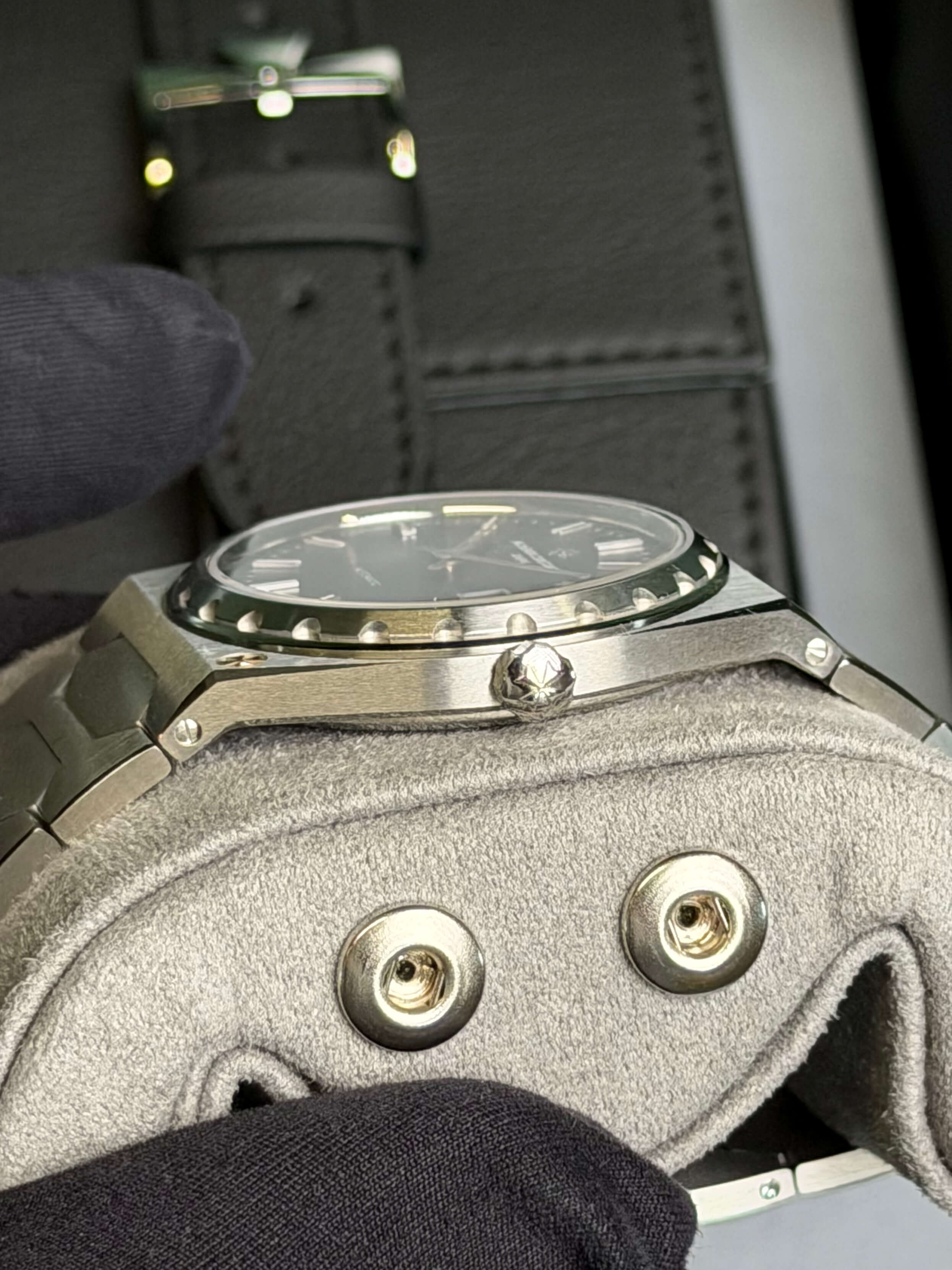 Watchrr - Authentic luxury watch