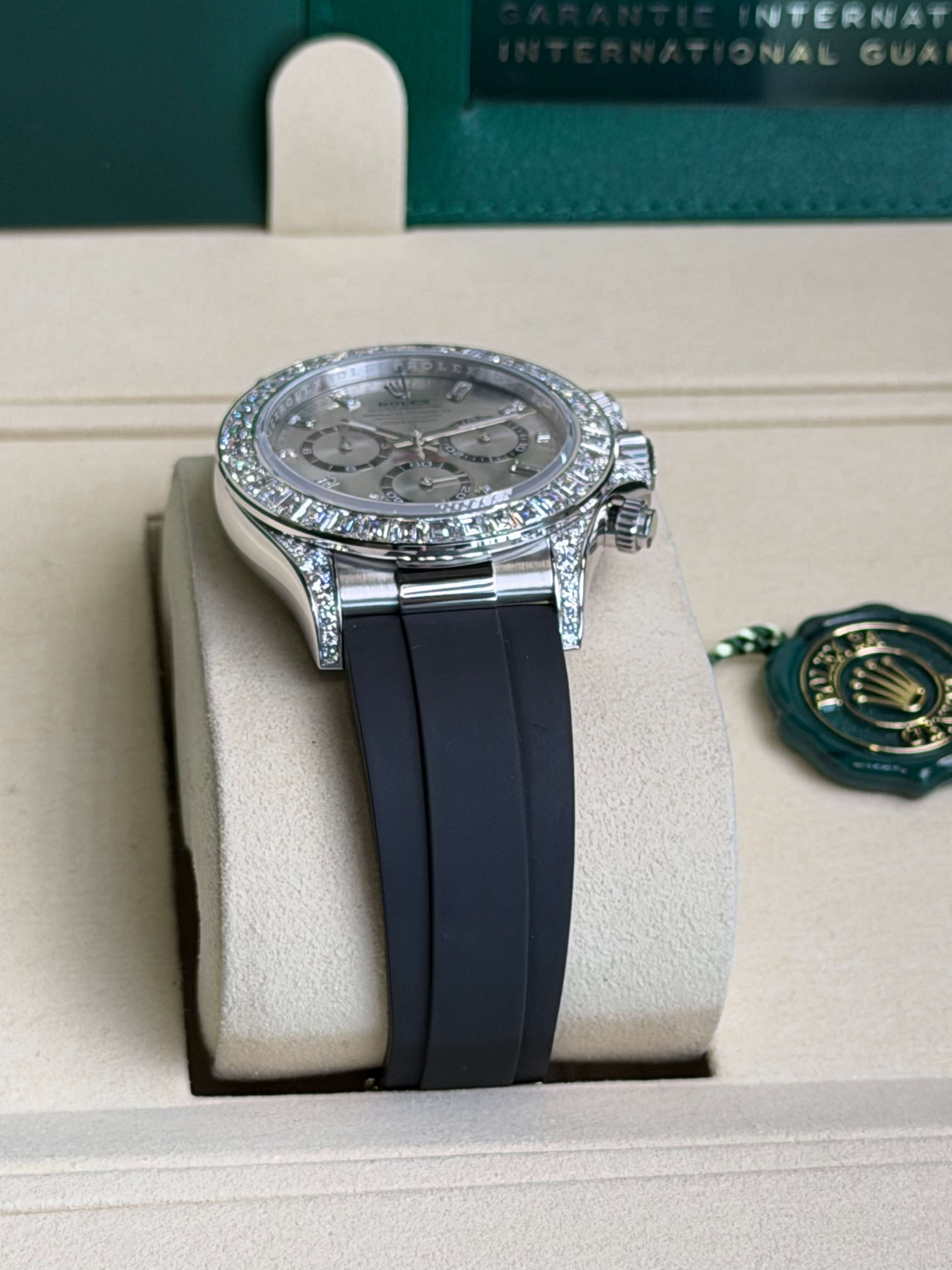 Watchrr - Authentic luxury watch