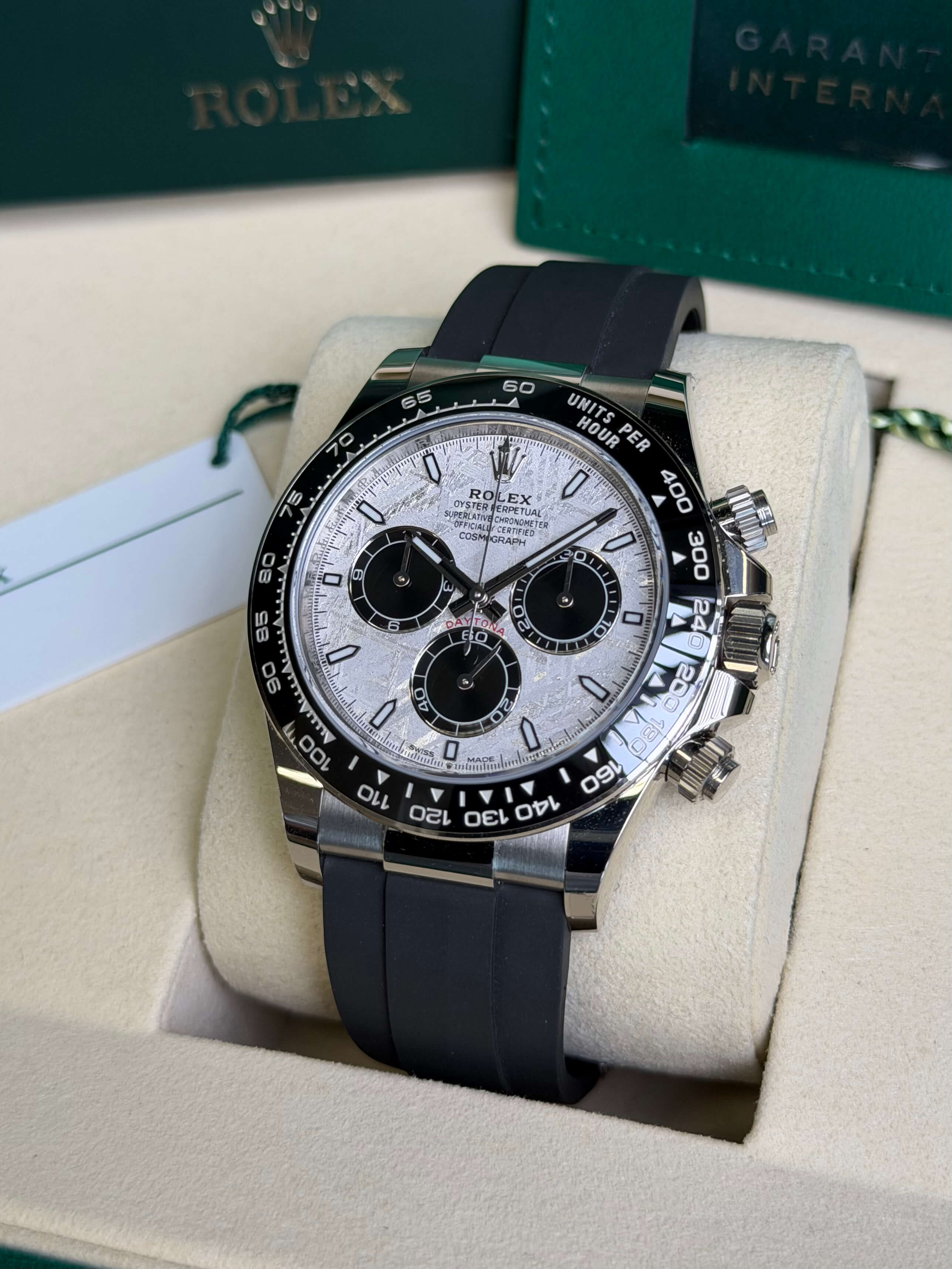 Watchrr - Authentic luxury watch