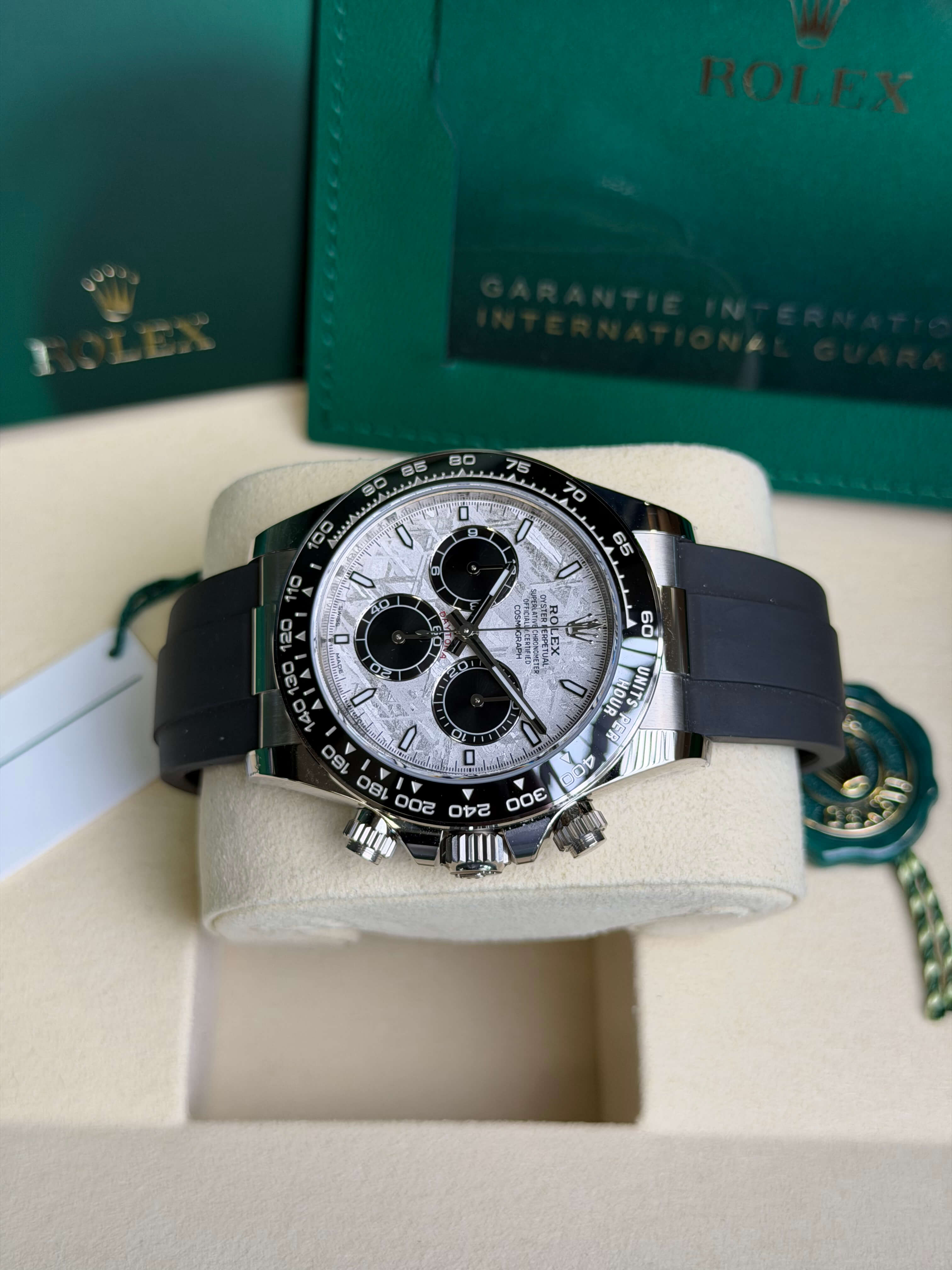 Watchrr - Authentic luxury watch