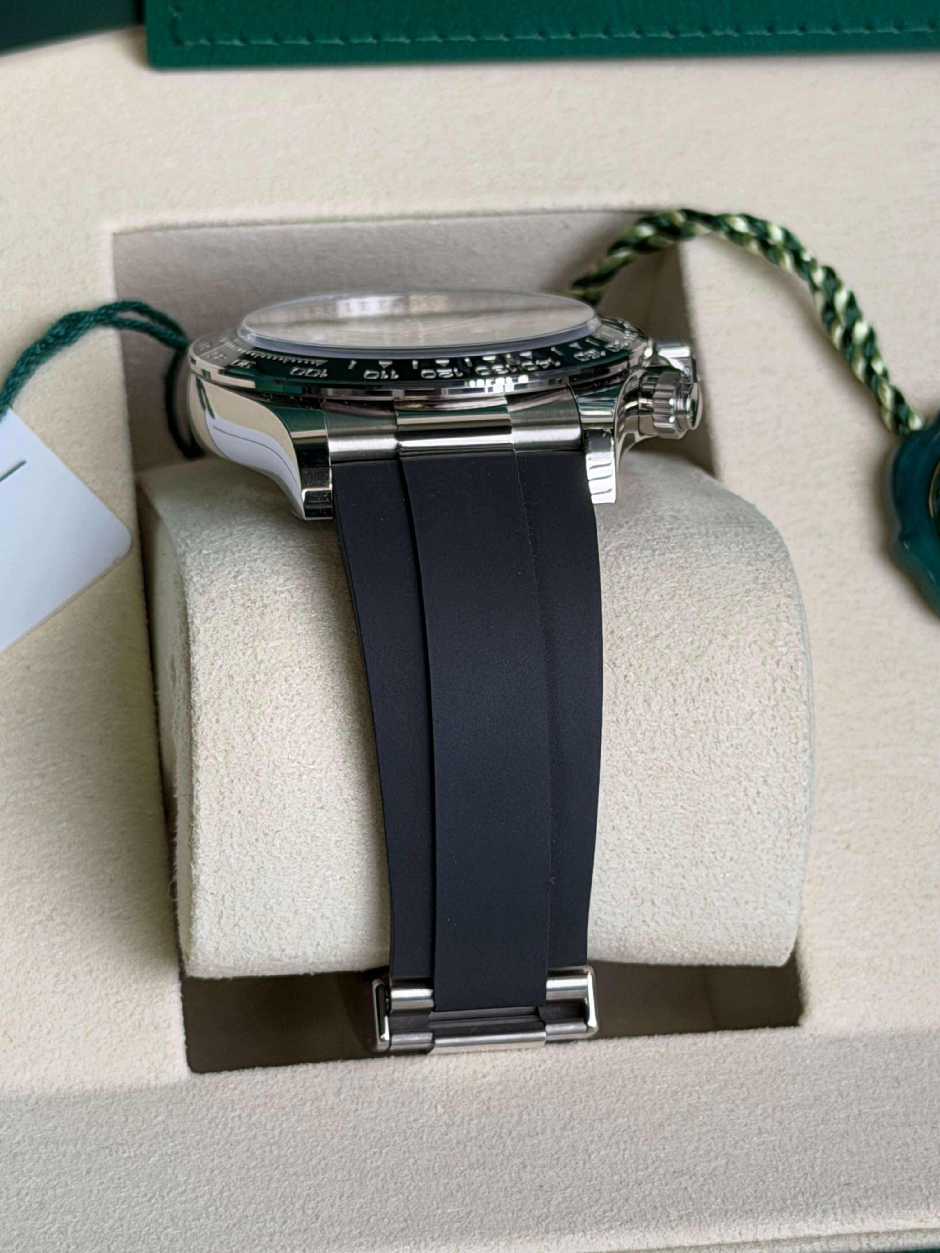 Watchrr - Authentic luxury watch