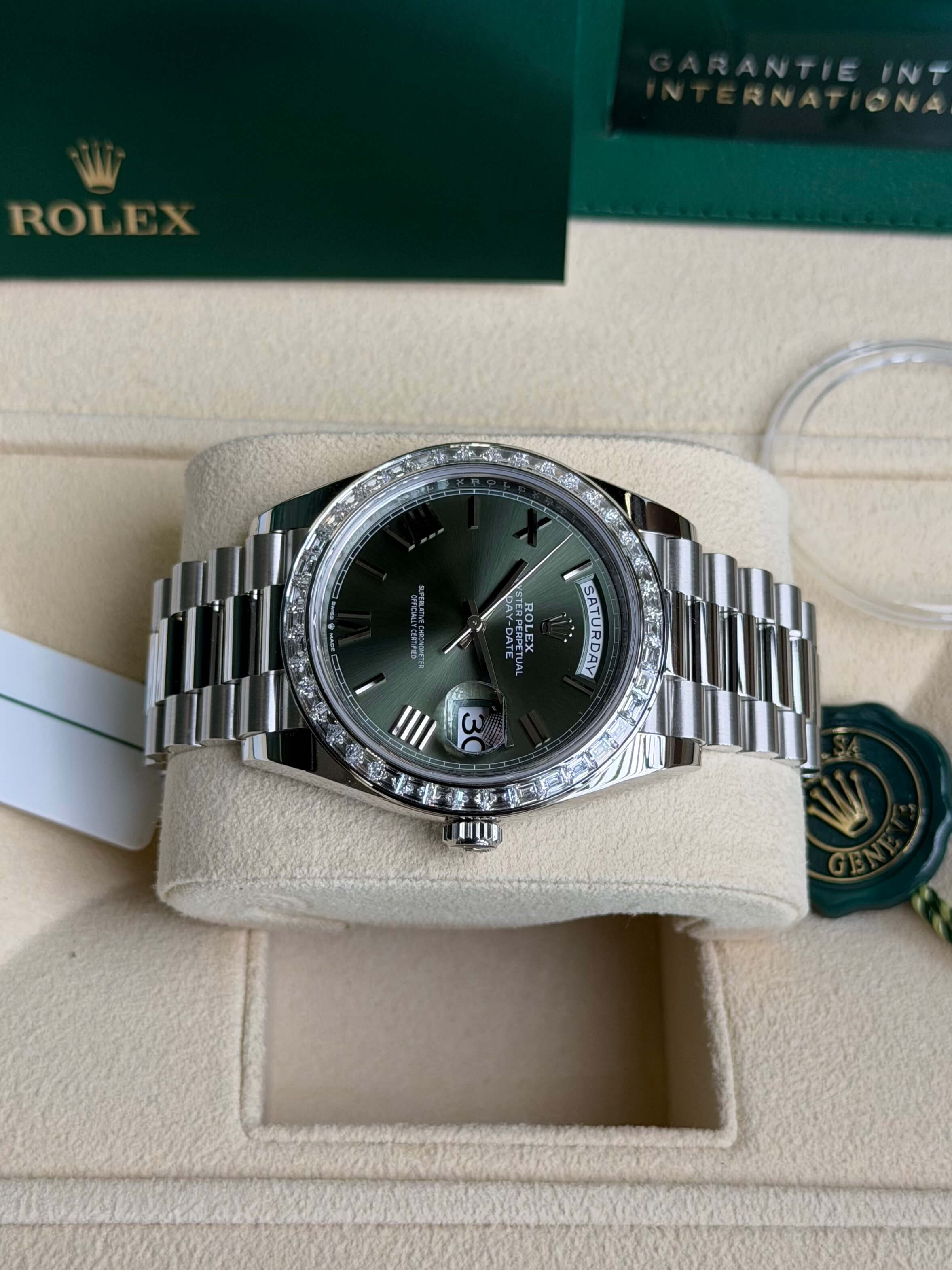 Watchrr - Authentic luxury watch