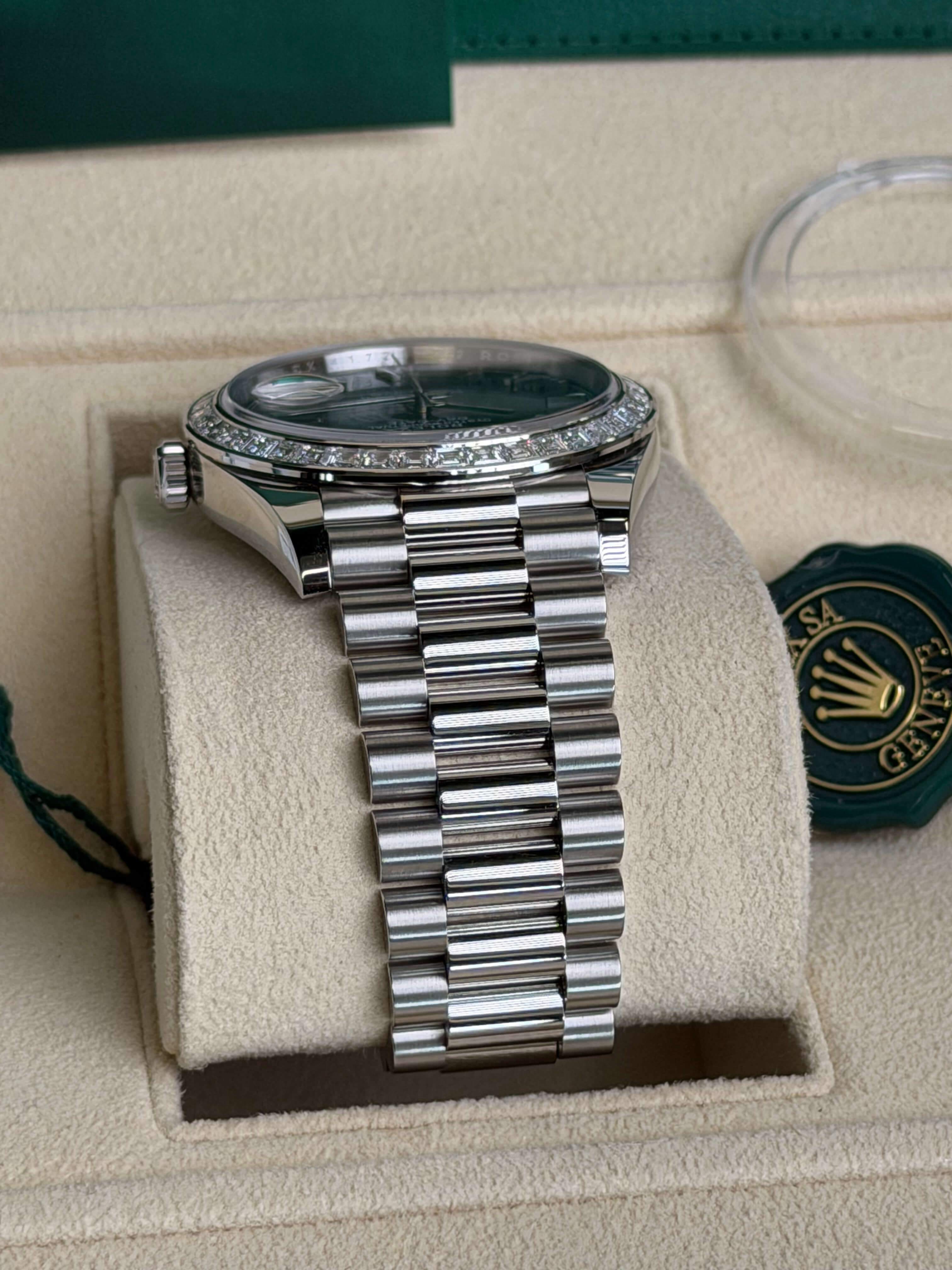 Watchrr - Authentic luxury watch