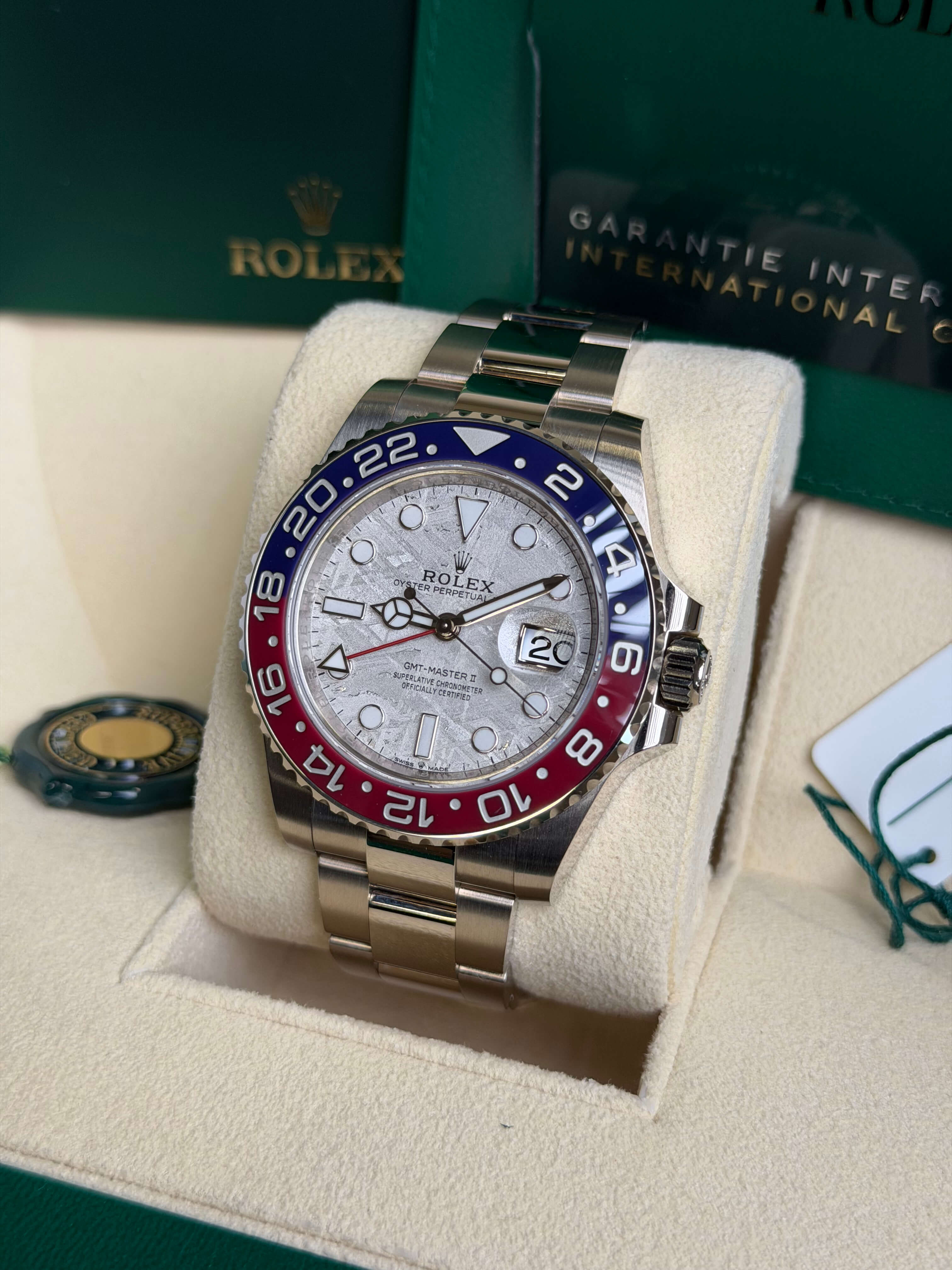 Watchrr - Authentic luxury watch