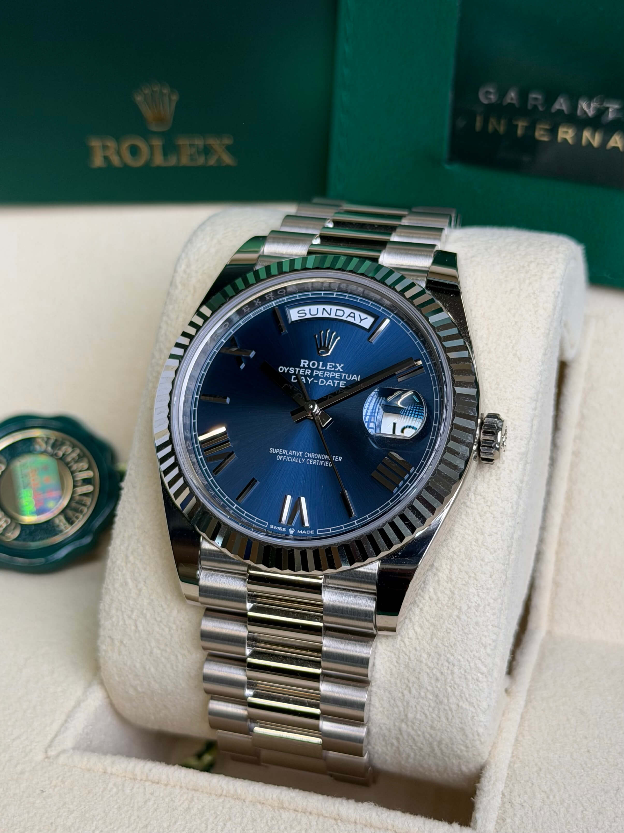 Watchrr - Authentic luxury watch
