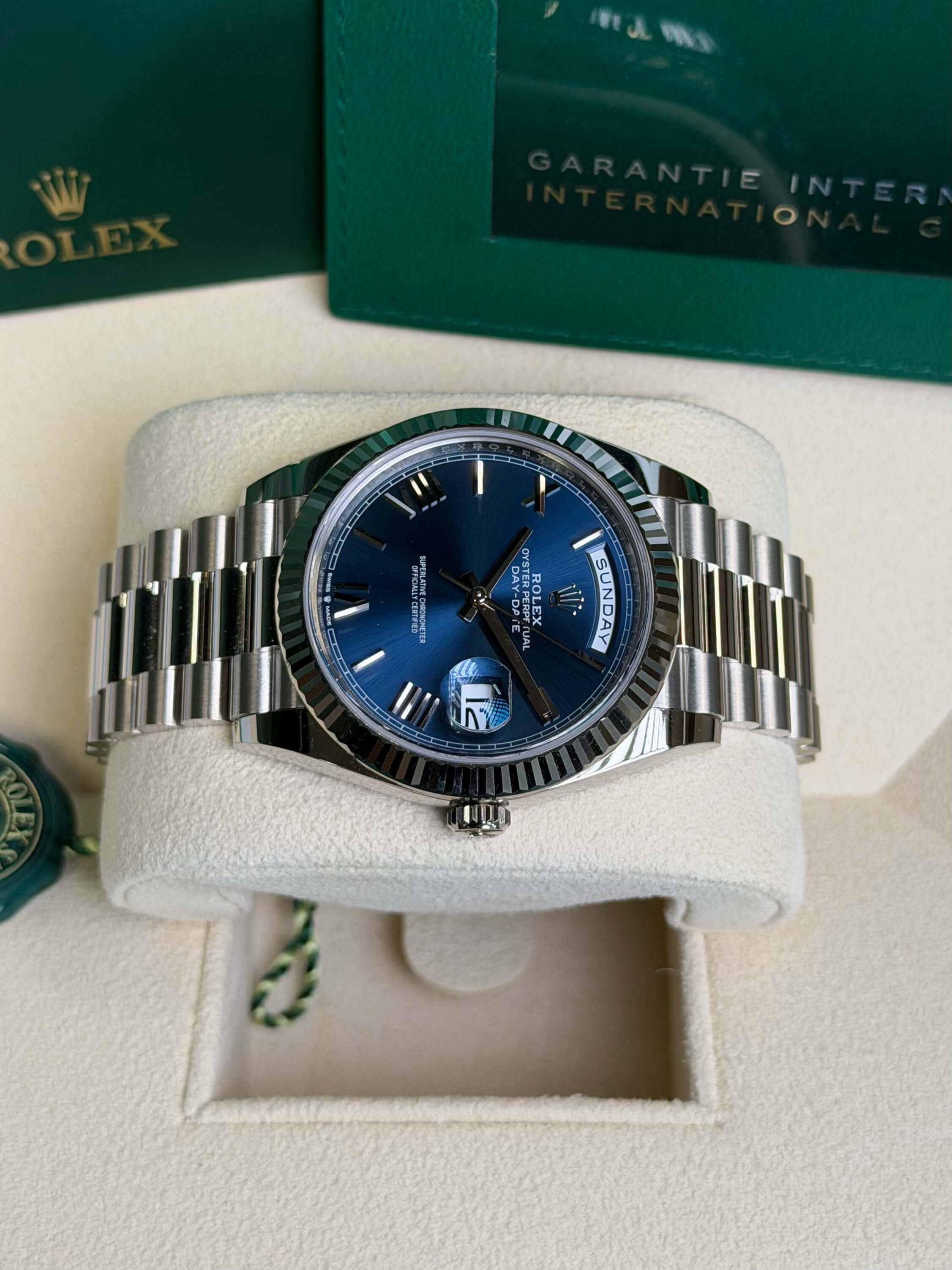 Watchrr - Authentic luxury watch