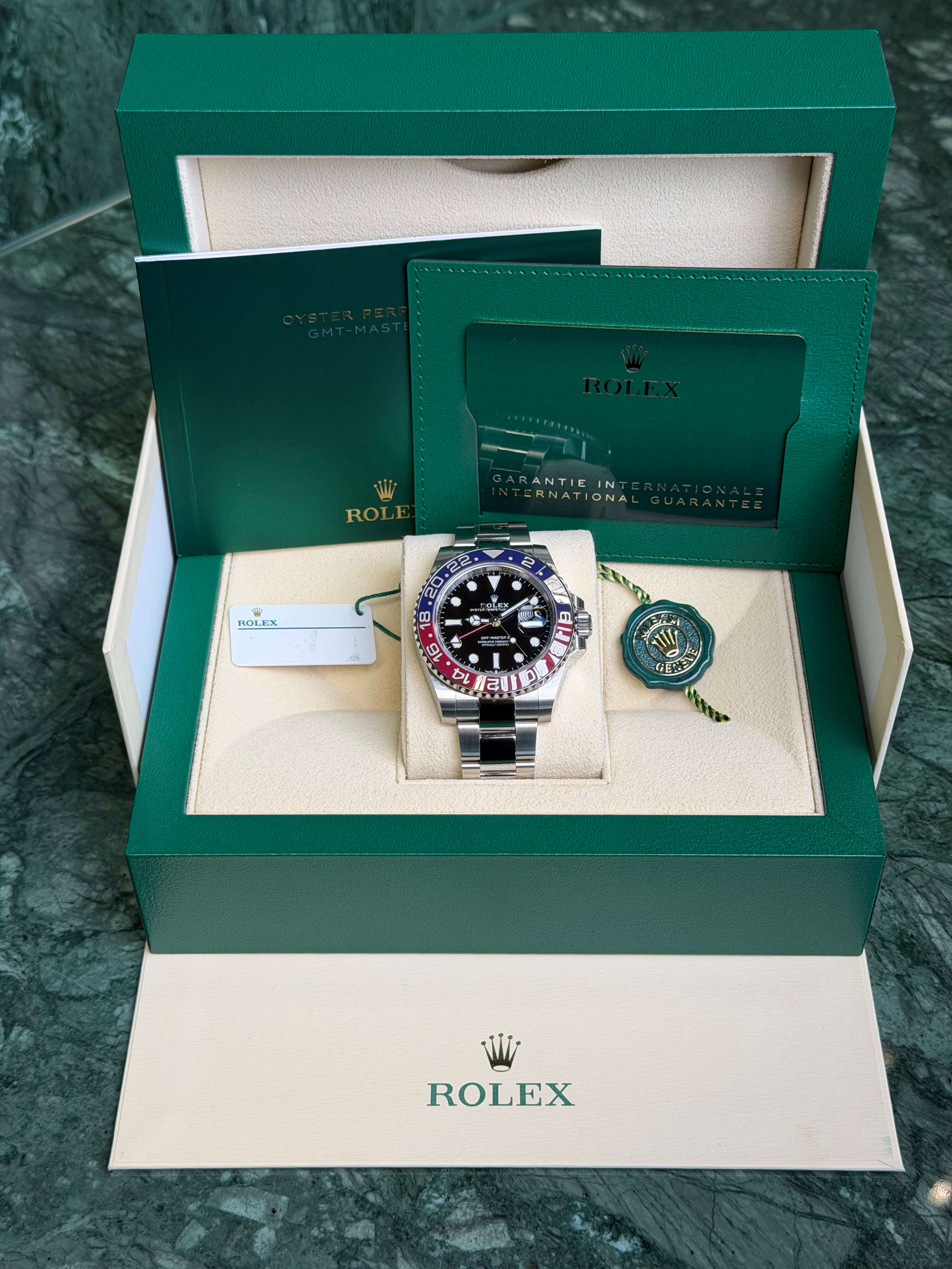 Watchrr - Authentic luxury watch