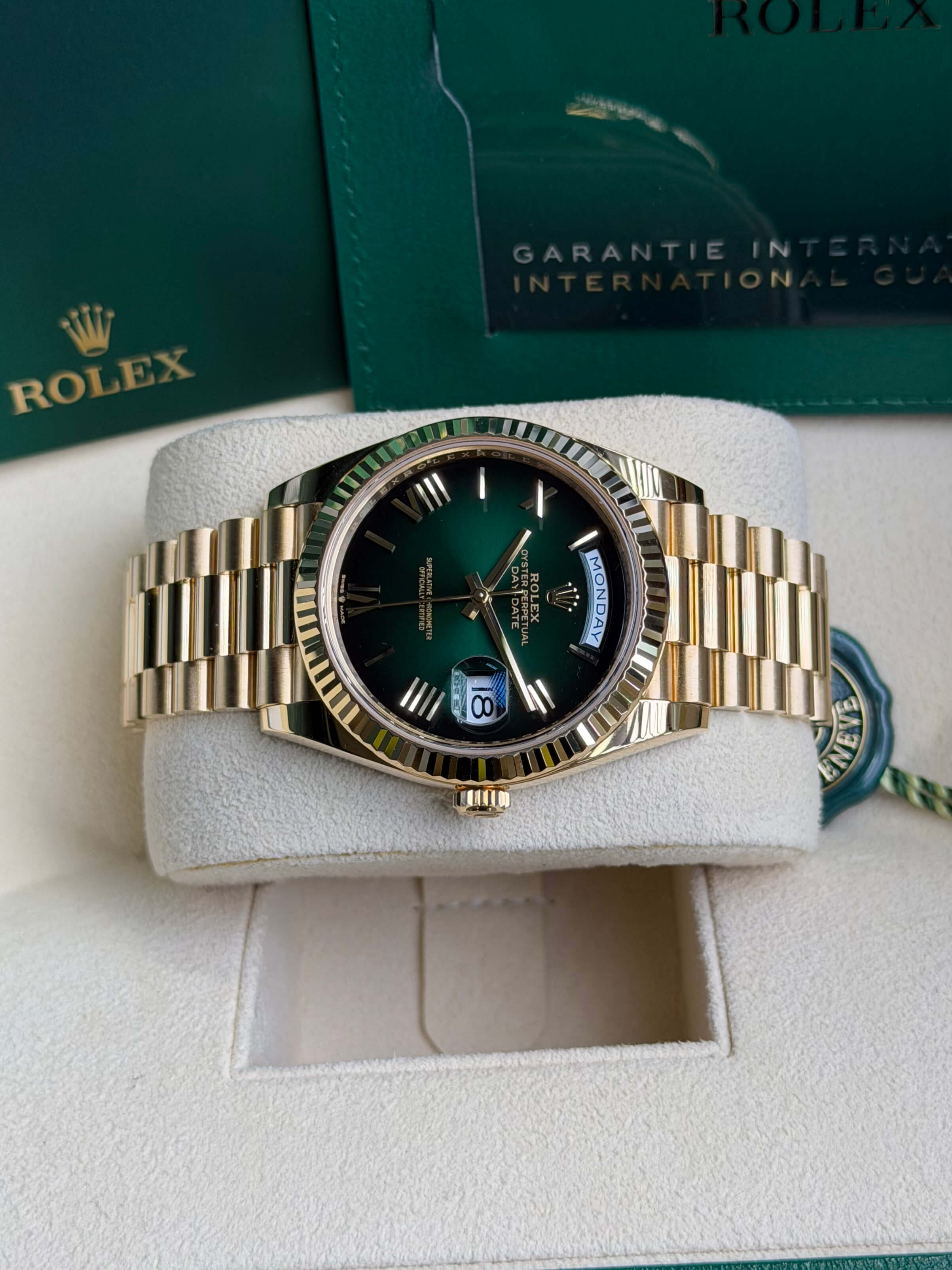 Watchrr - Authentic luxury watch