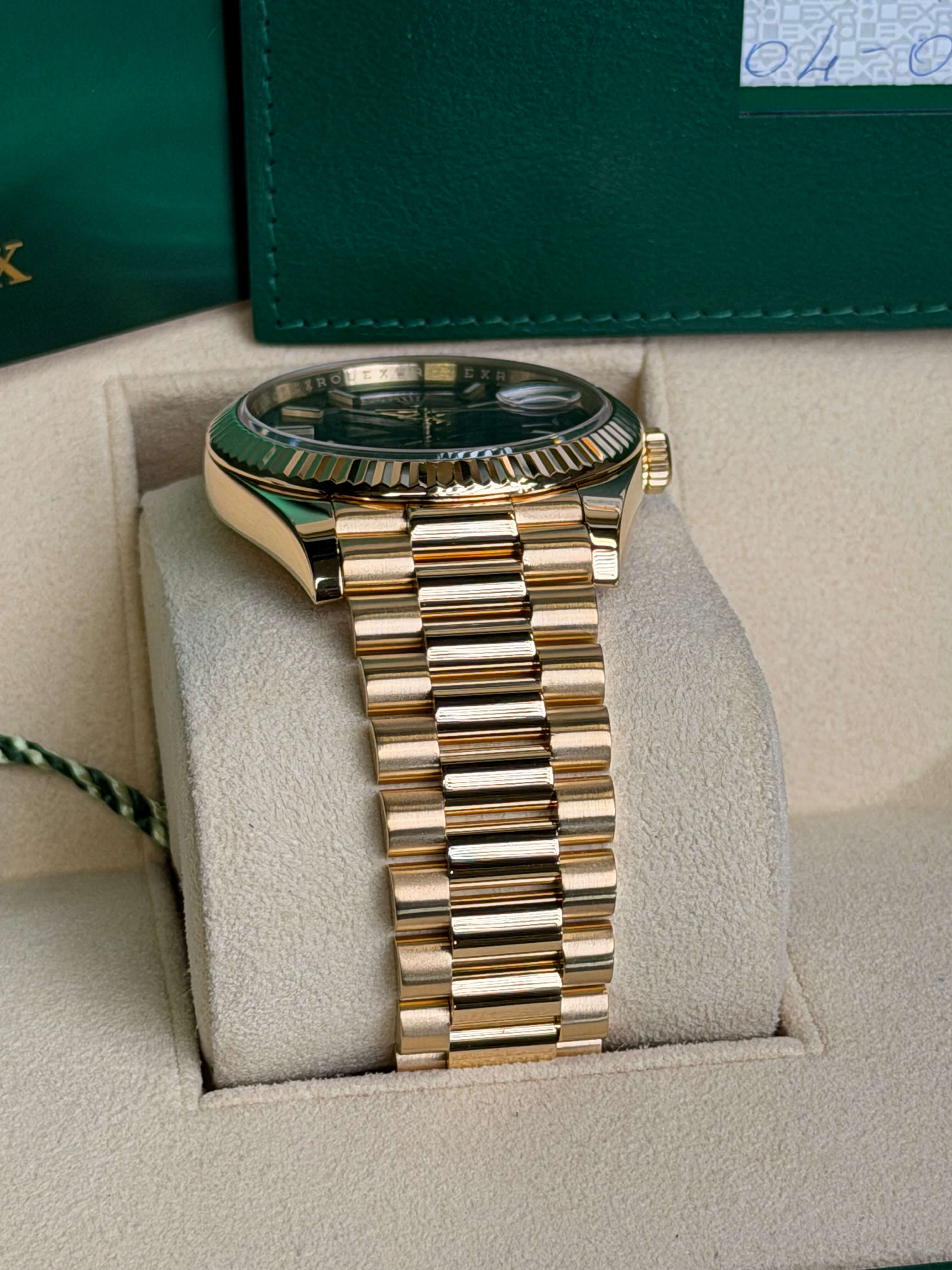 Watchrr - Authentic luxury watch