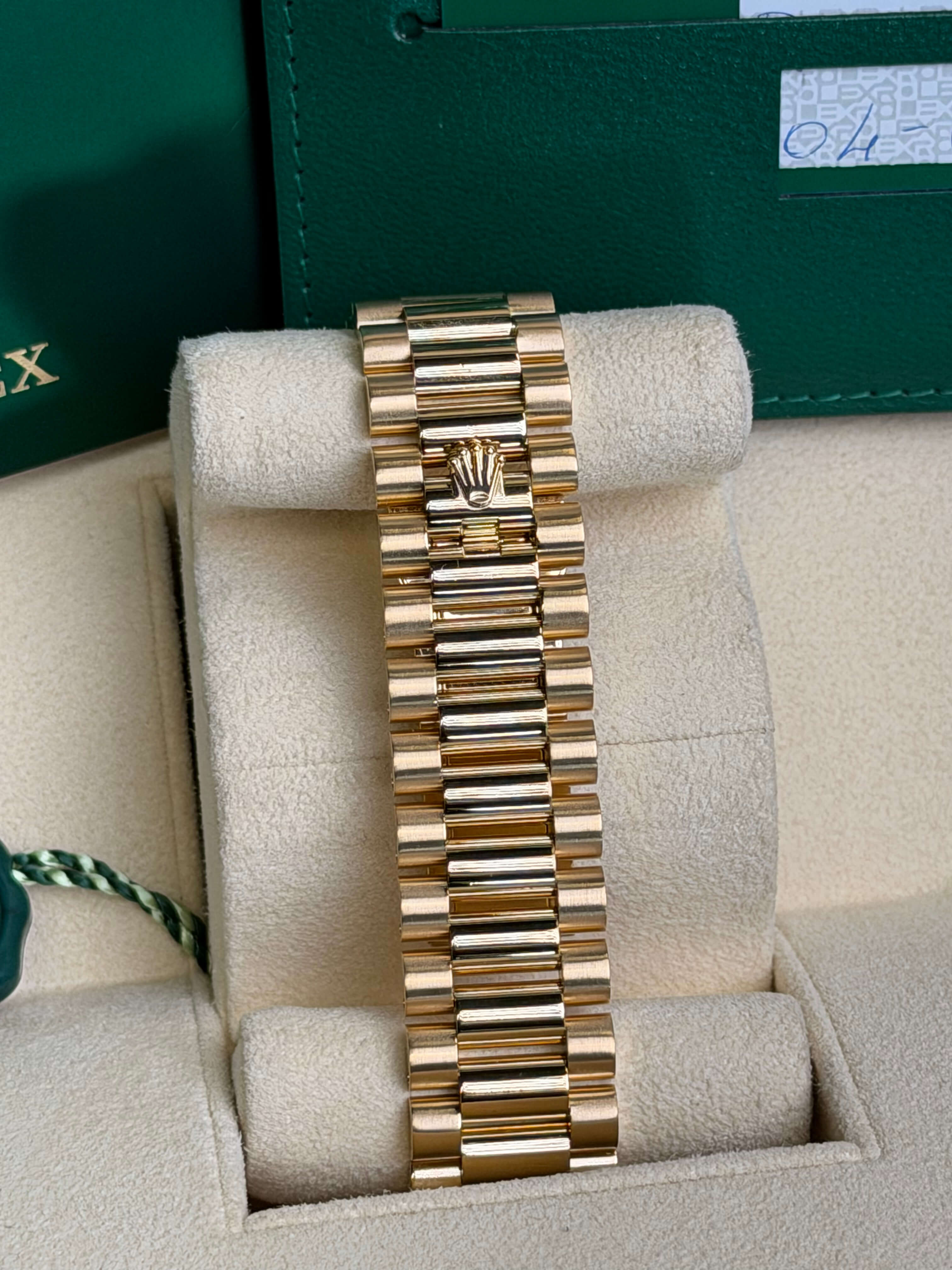 Watchrr - Authentic luxury watch