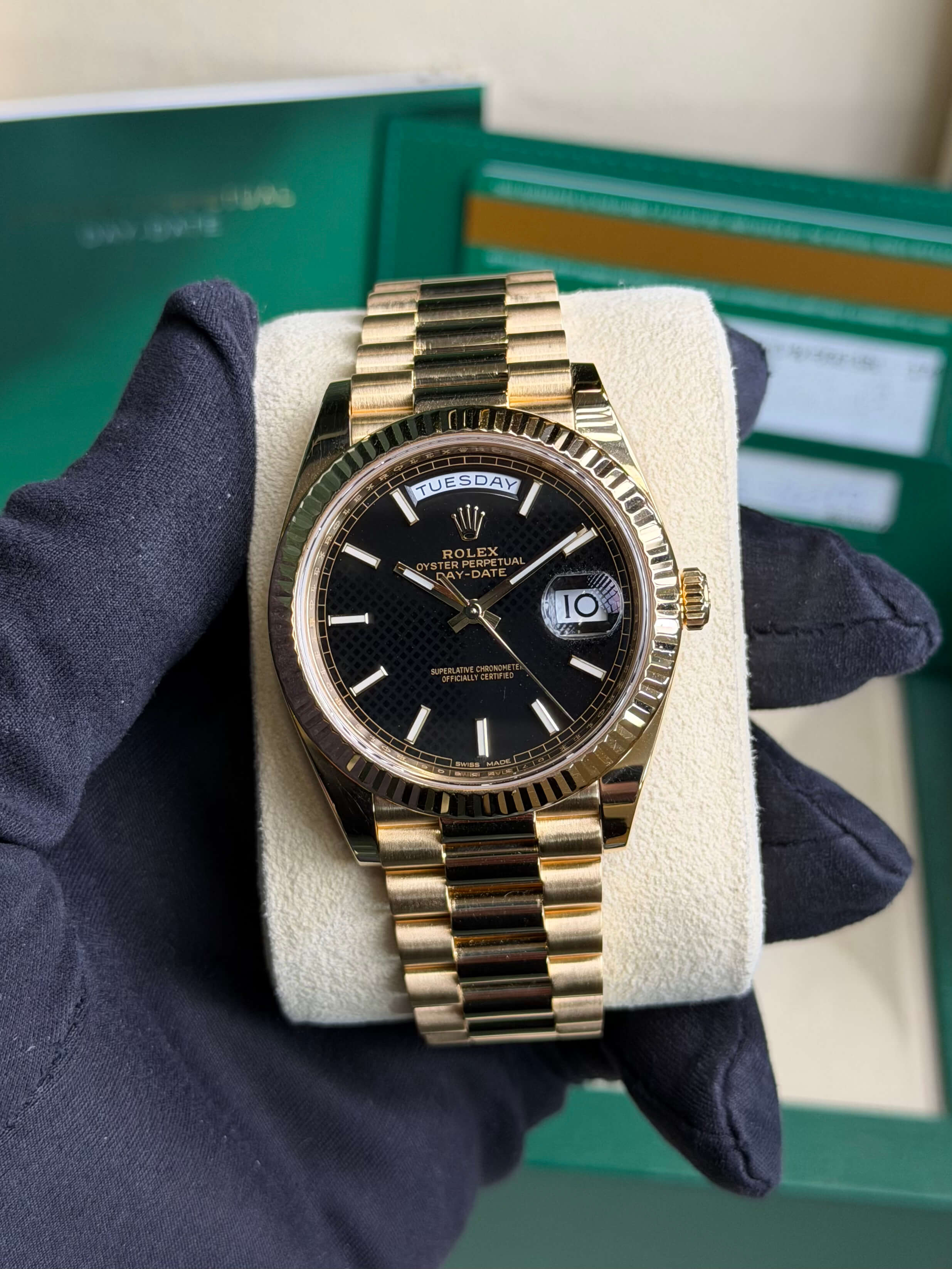 Rolex 228238 Day-Date 40 Yellow Gold Black Motif 2019
