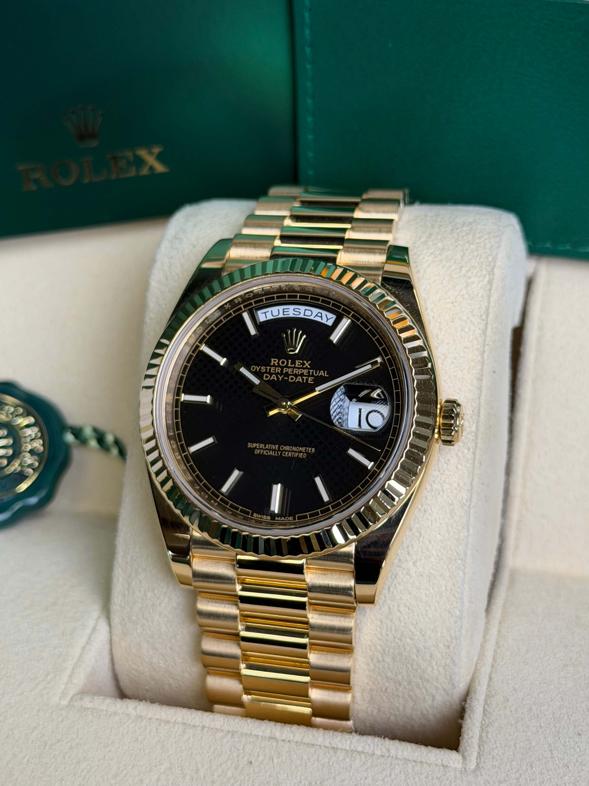 Watchrr - Authentic luxury watch