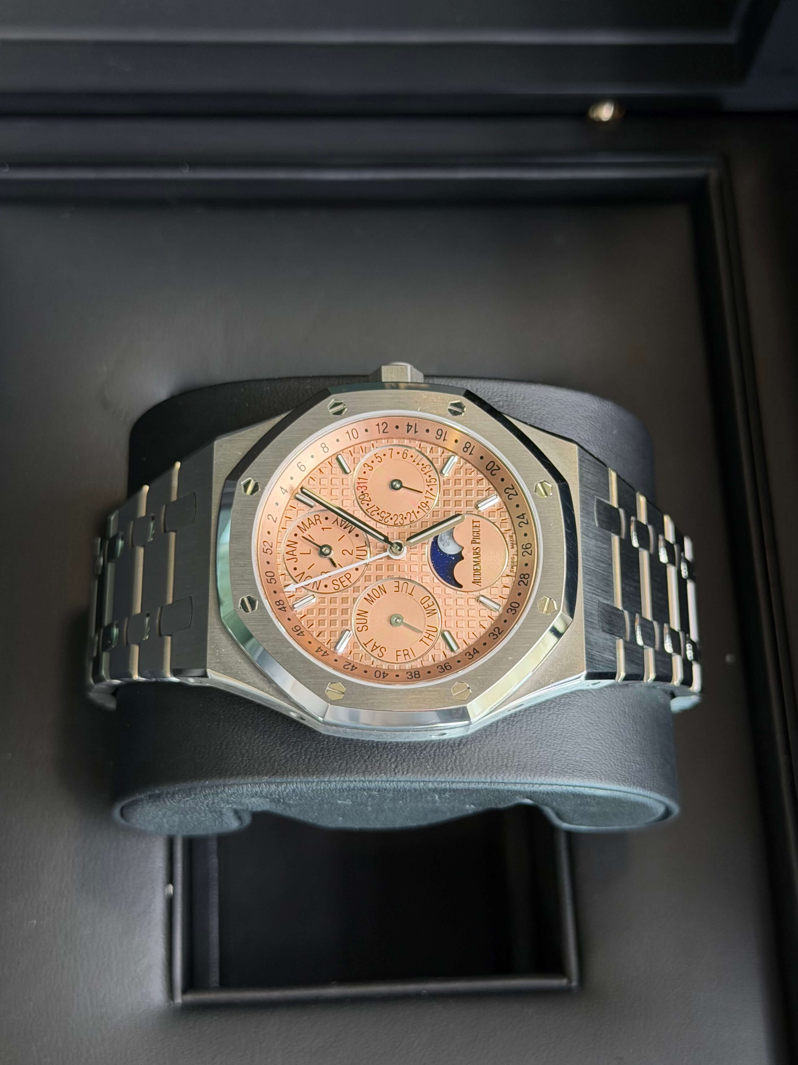 Watchrr - Authentic luxury watch