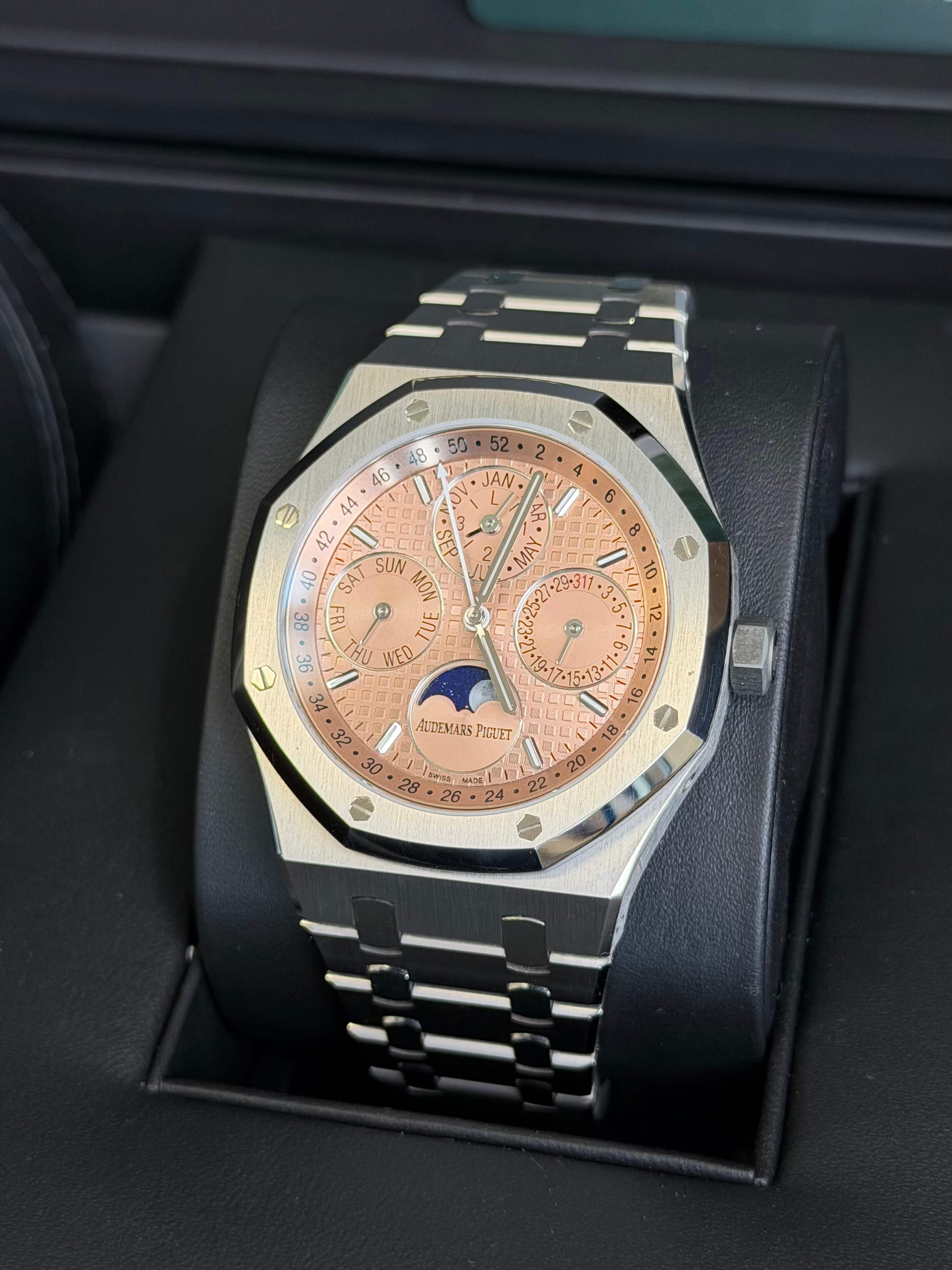 Watchrr - Authentic luxury watch