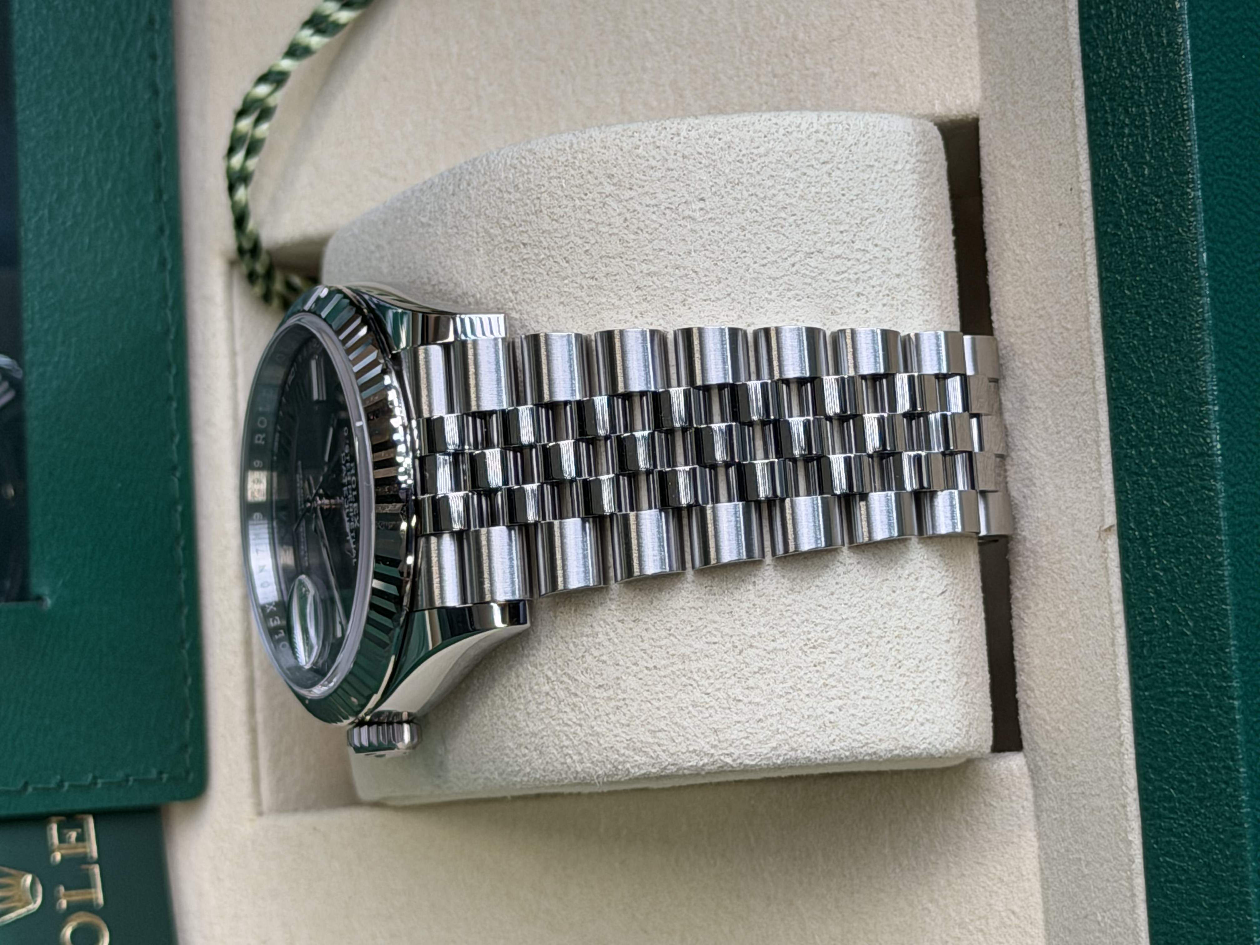 Watchrr - Authentic luxury watch