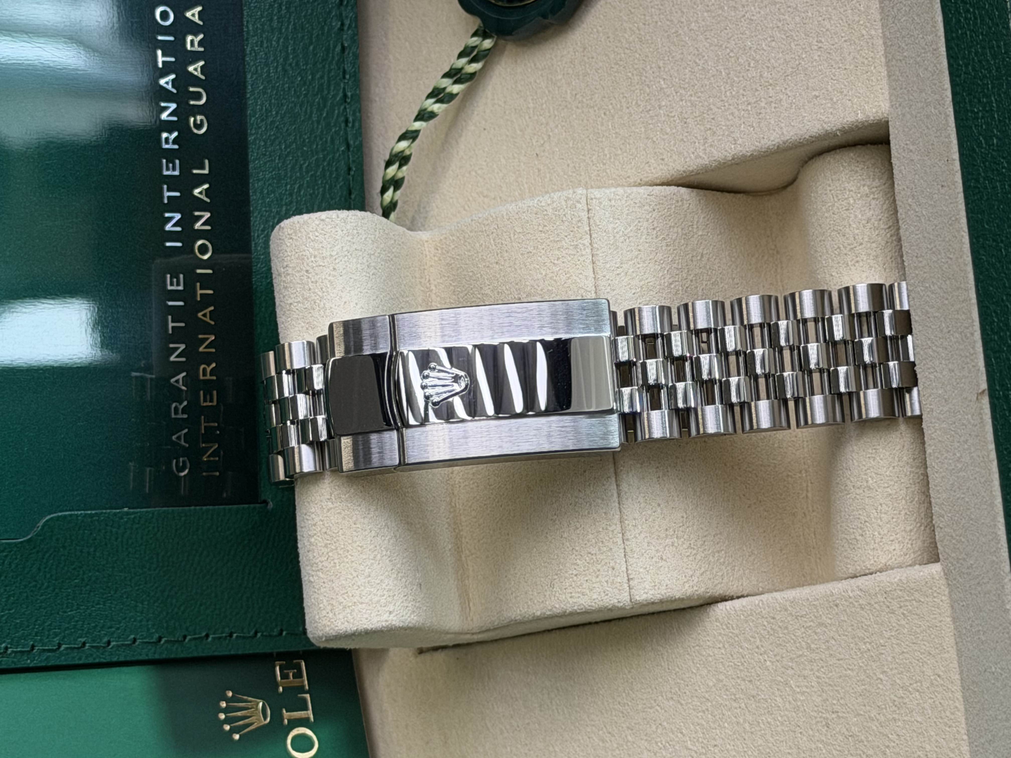 Watchrr - Authentic luxury watch