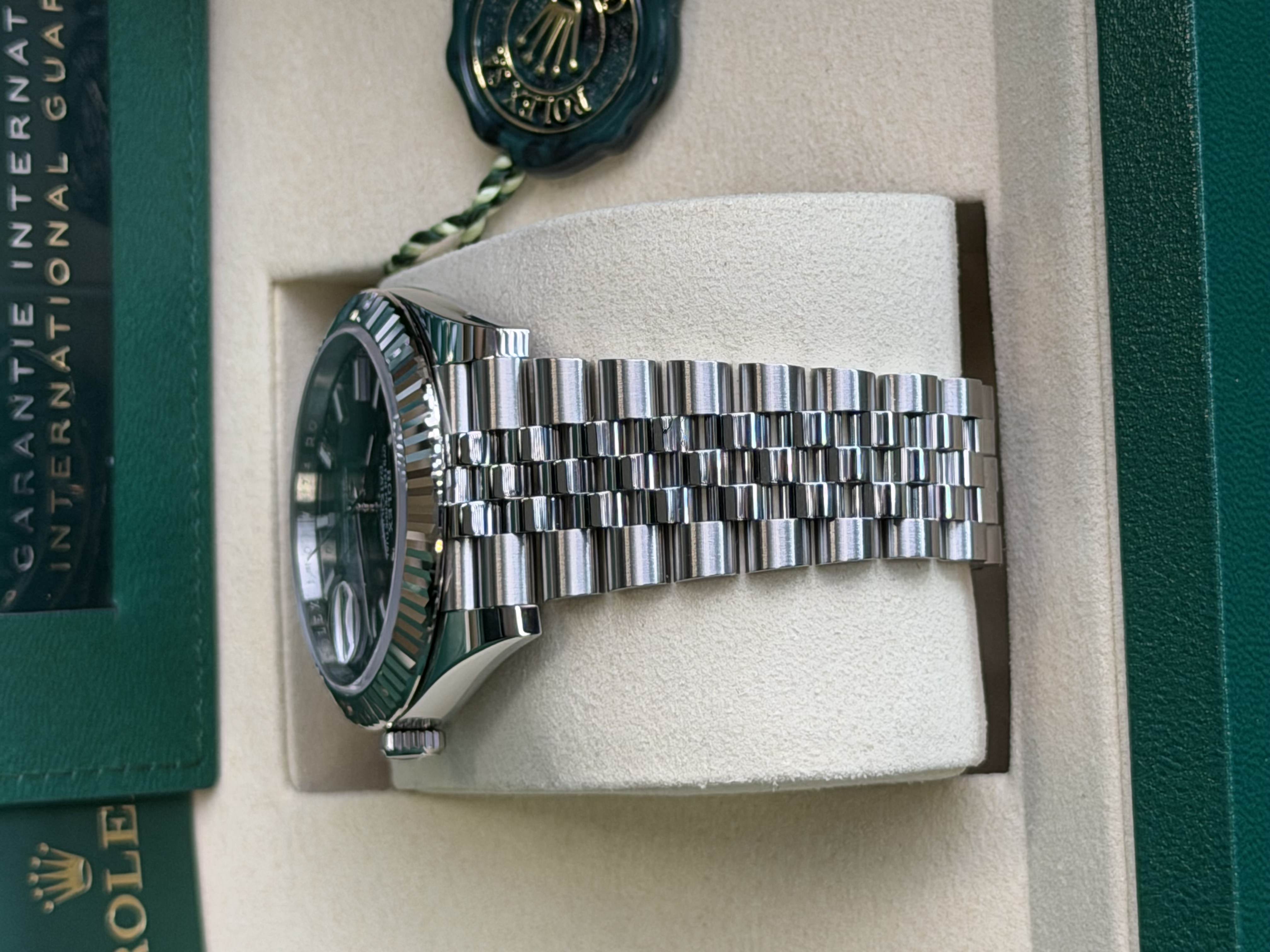 Watchrr - Authentic luxury watch