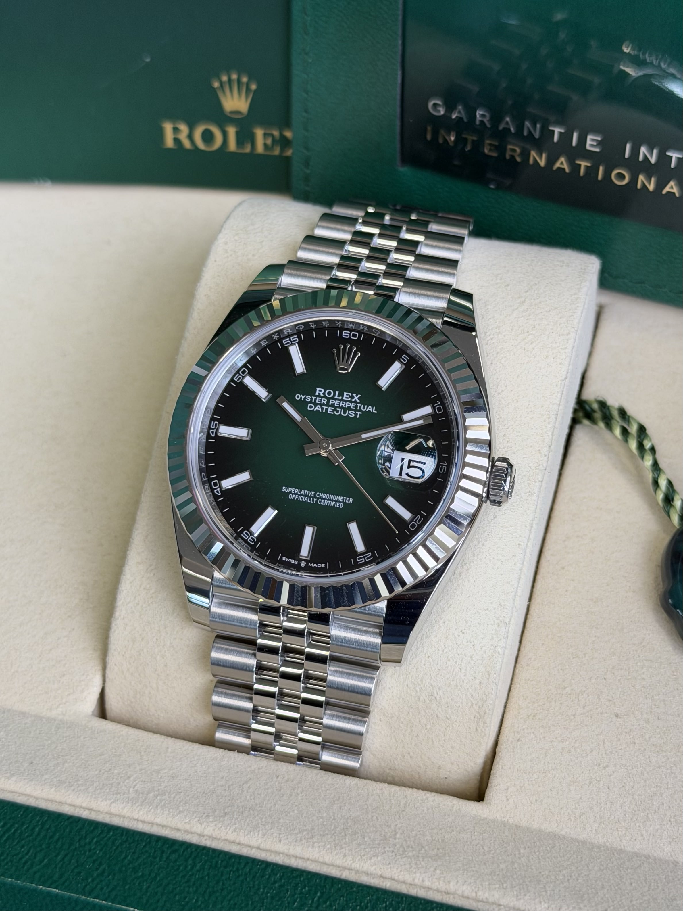 Watchrr - Authentic luxury watch