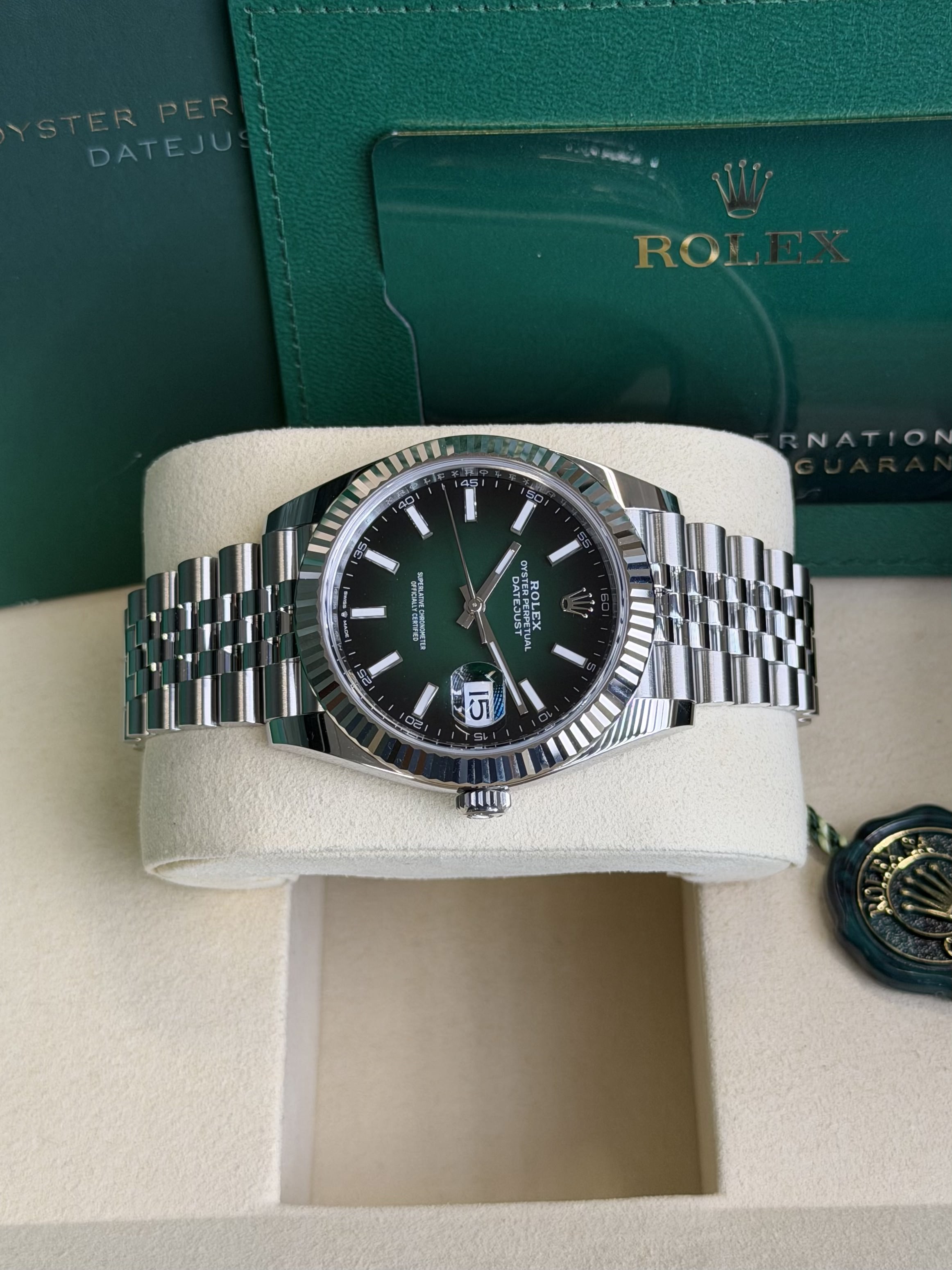 Watchrr - Authentic luxury watch