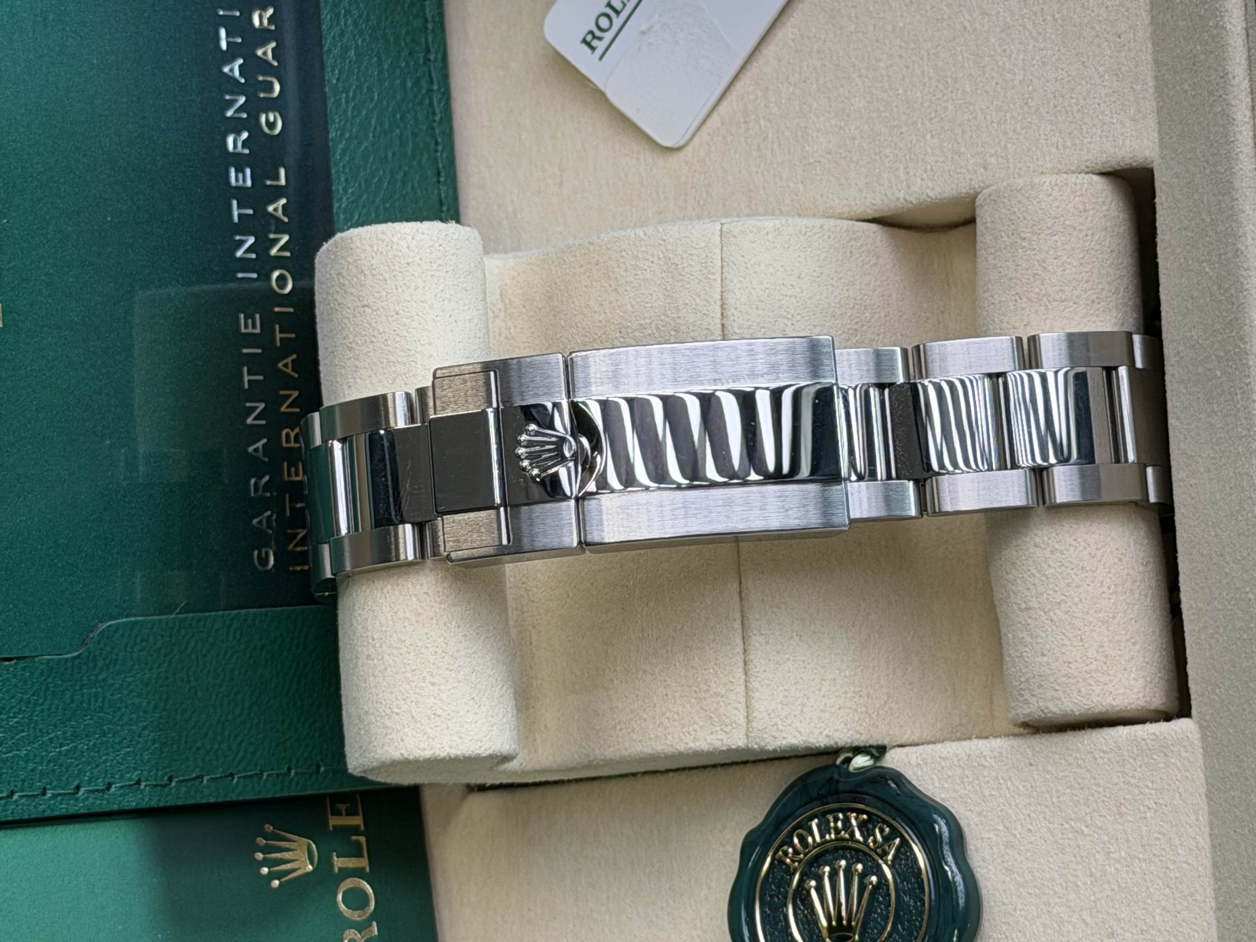 Watchrr - Authentic luxury watch