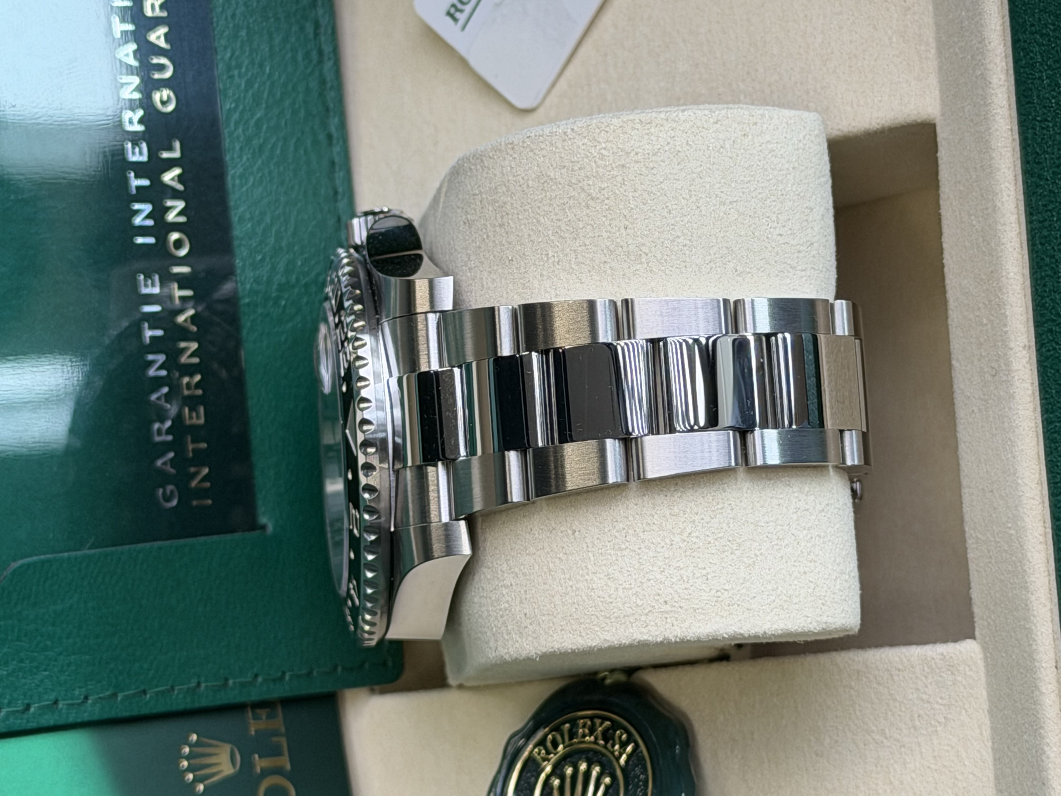 Watchrr - Authentic luxury watch