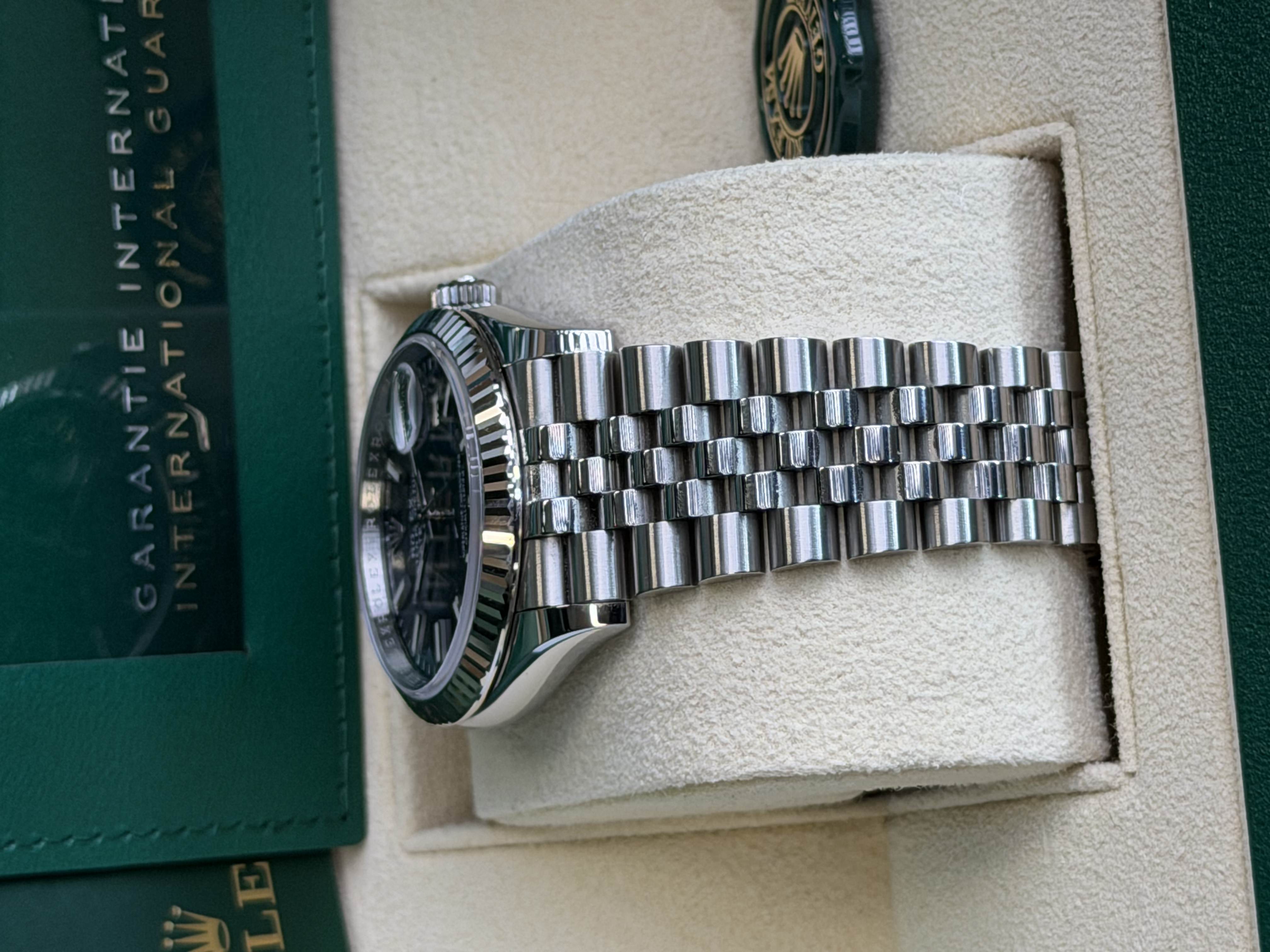 Watchrr - Authentic luxury watch