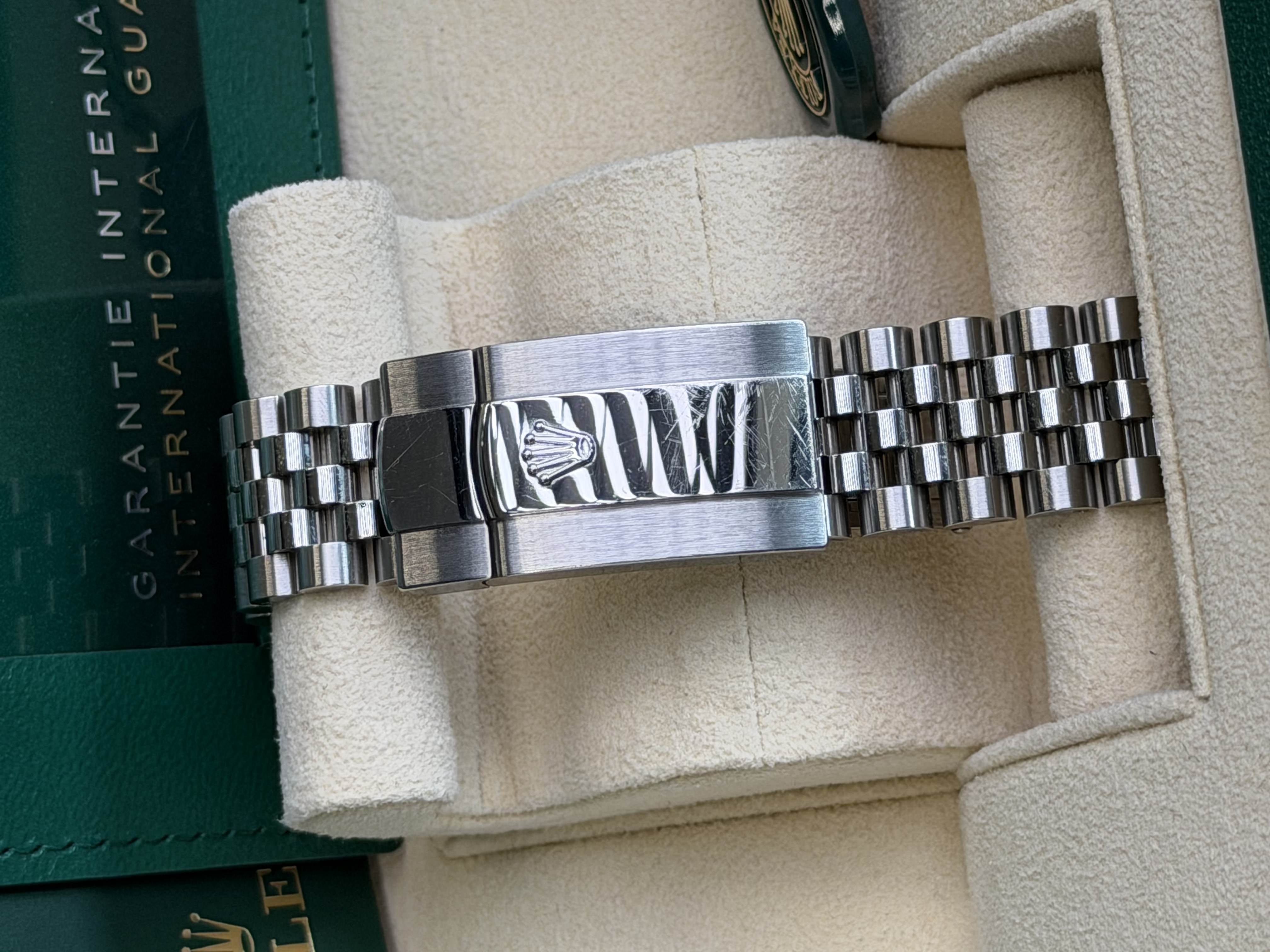 Watchrr - Authentic luxury watch