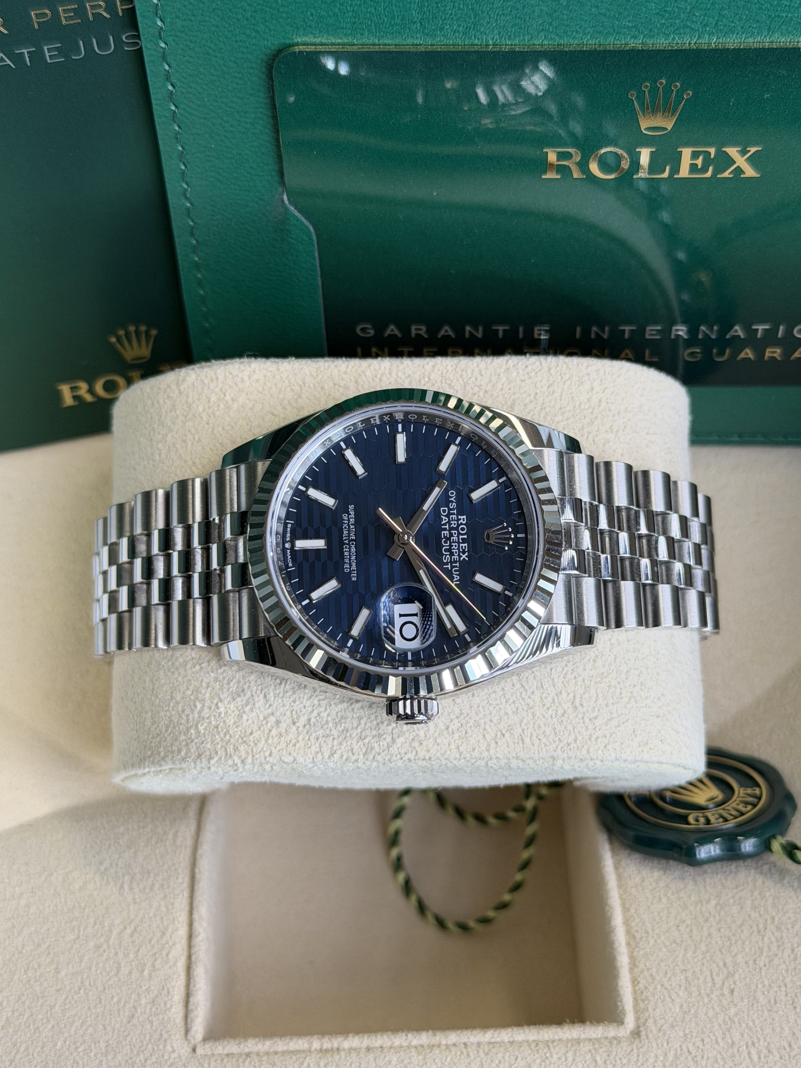 Watchrr - Authentic luxury watch