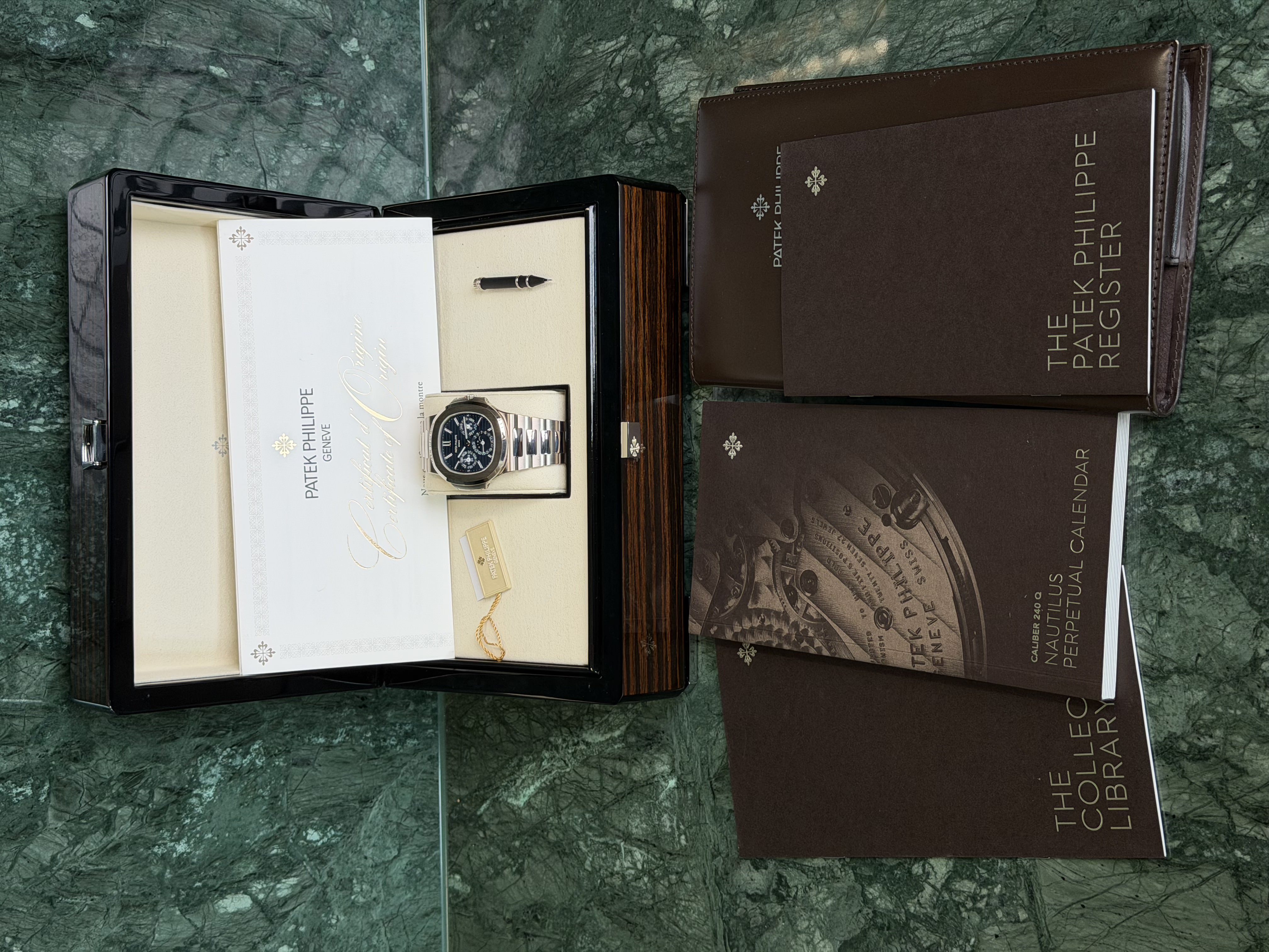 Watchrr - Authentic luxury watch