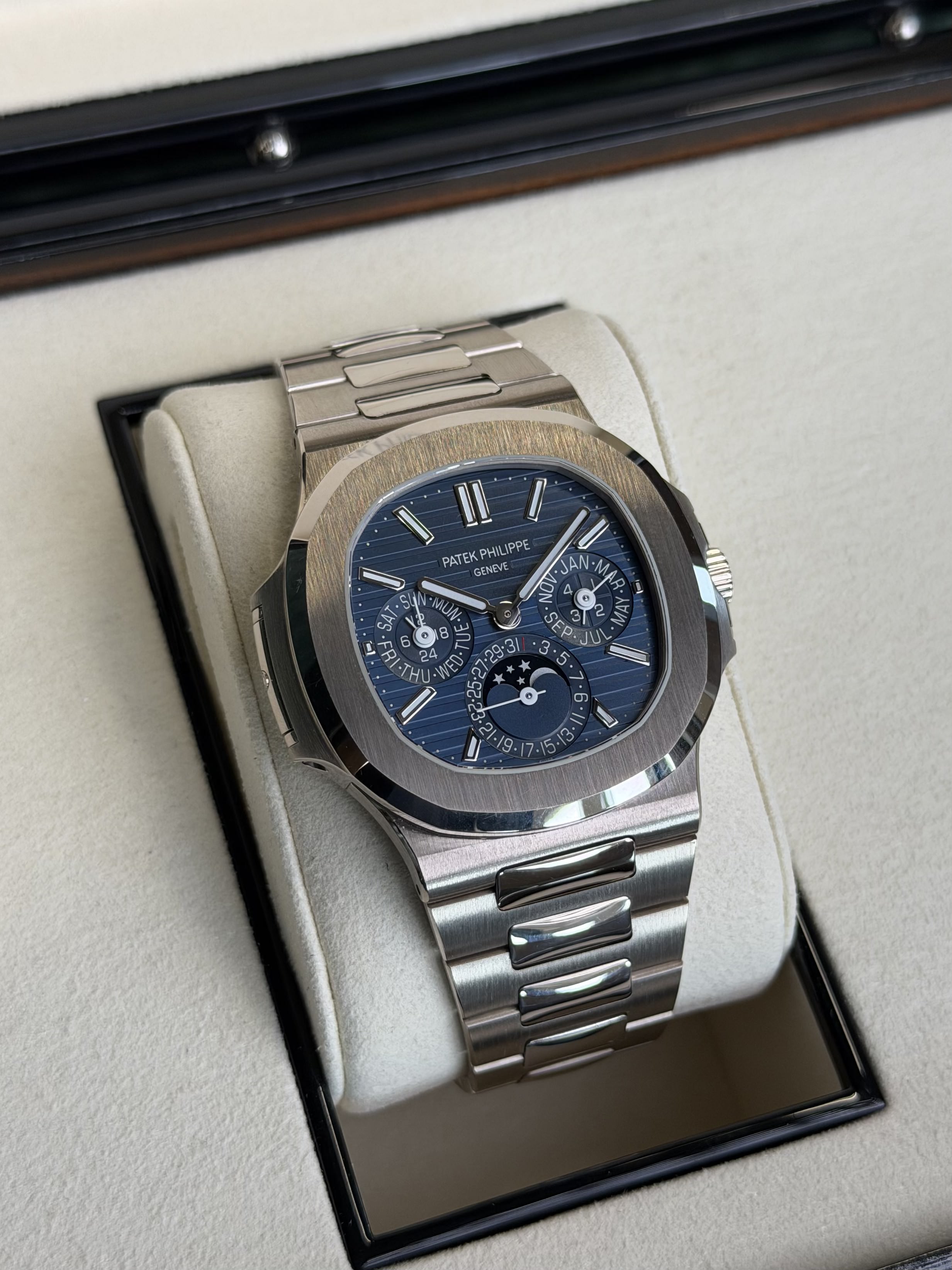 Watchrr - Authentic luxury watch