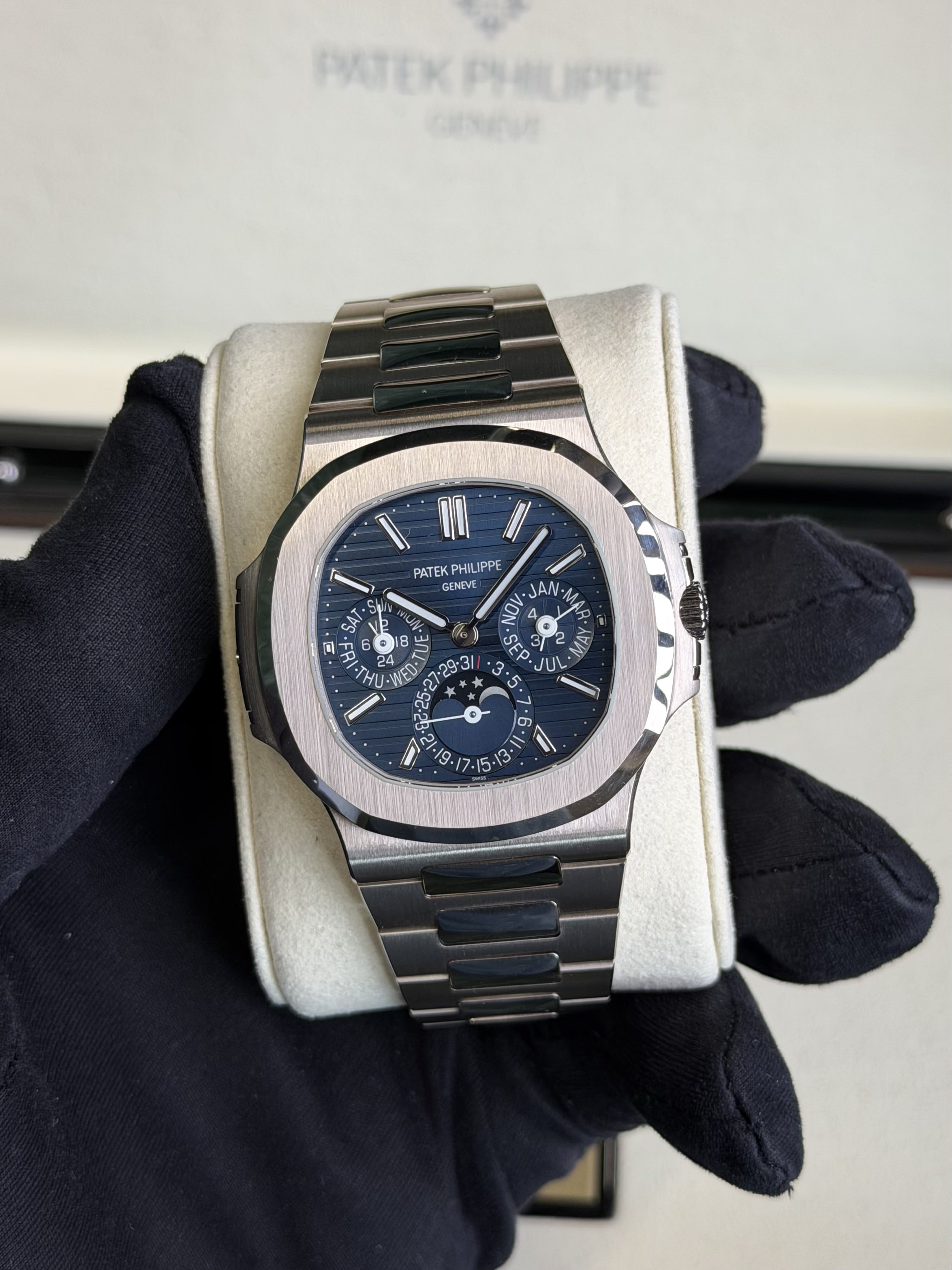 Patek Philippe 5740/1G-001 Nautilus Perpetual Calendar 5740 White Gold Blue 2020