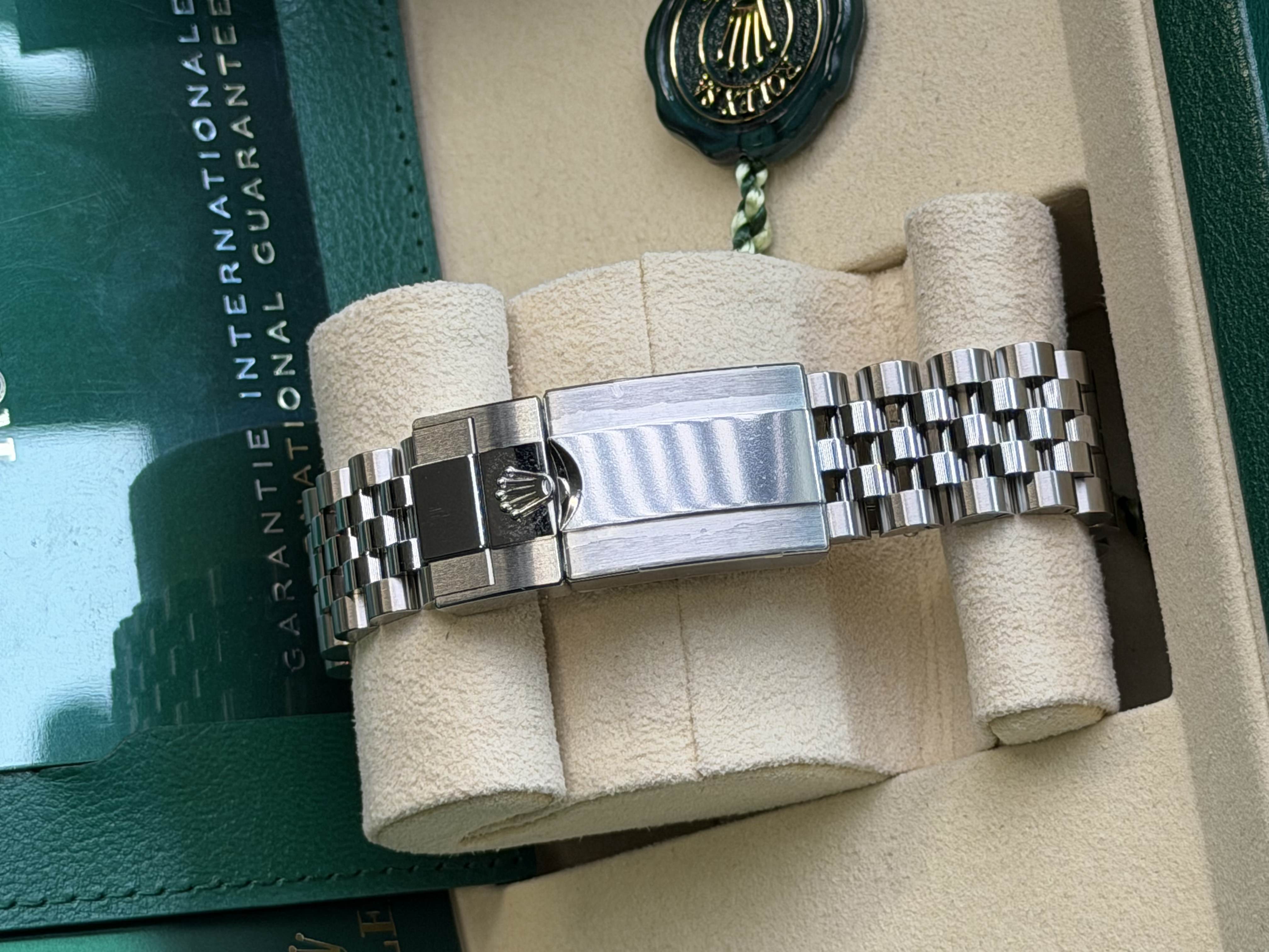 Watchrr - Authentic luxury watch