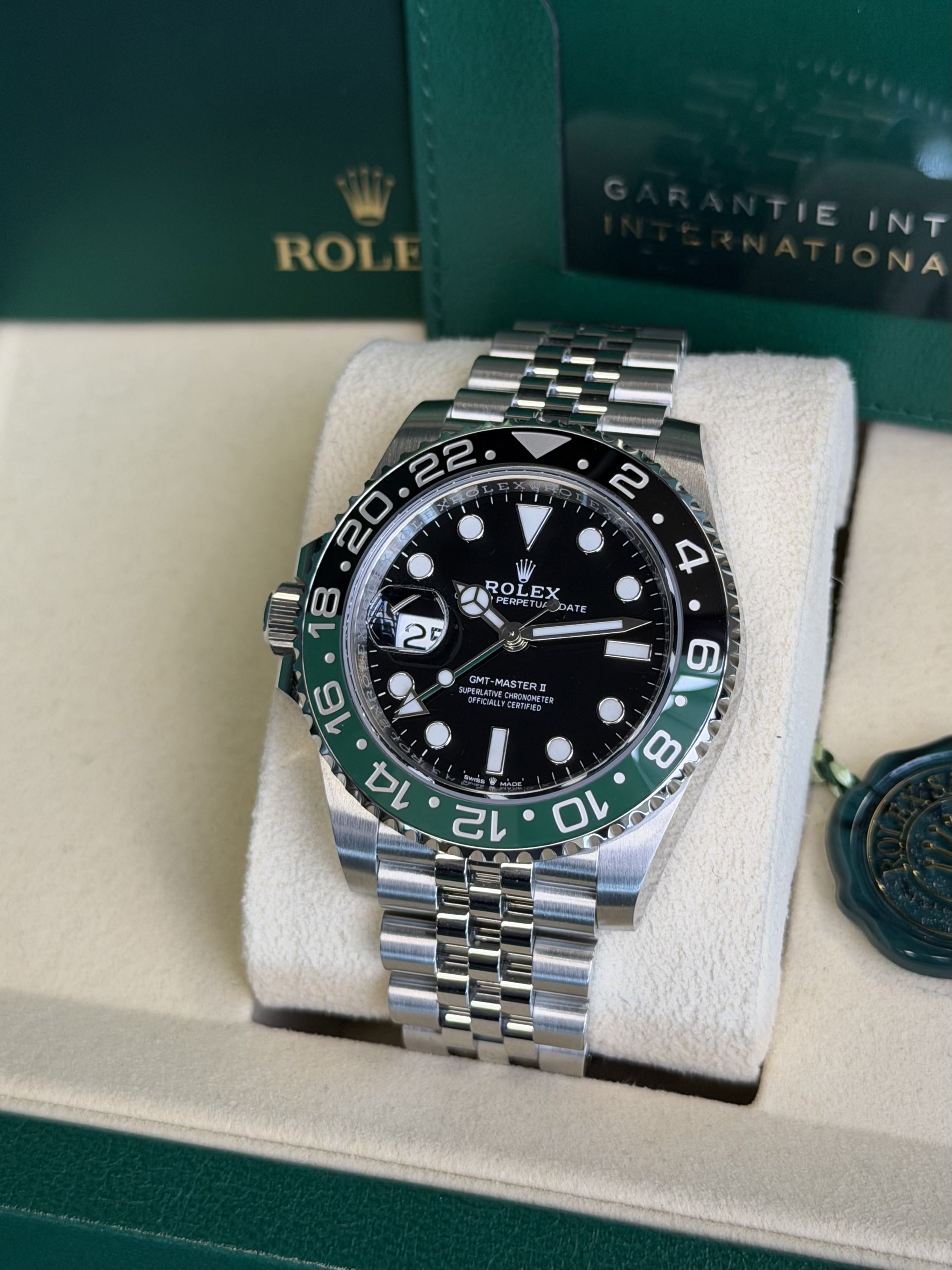 Watchrr - Authentic luxury watch
