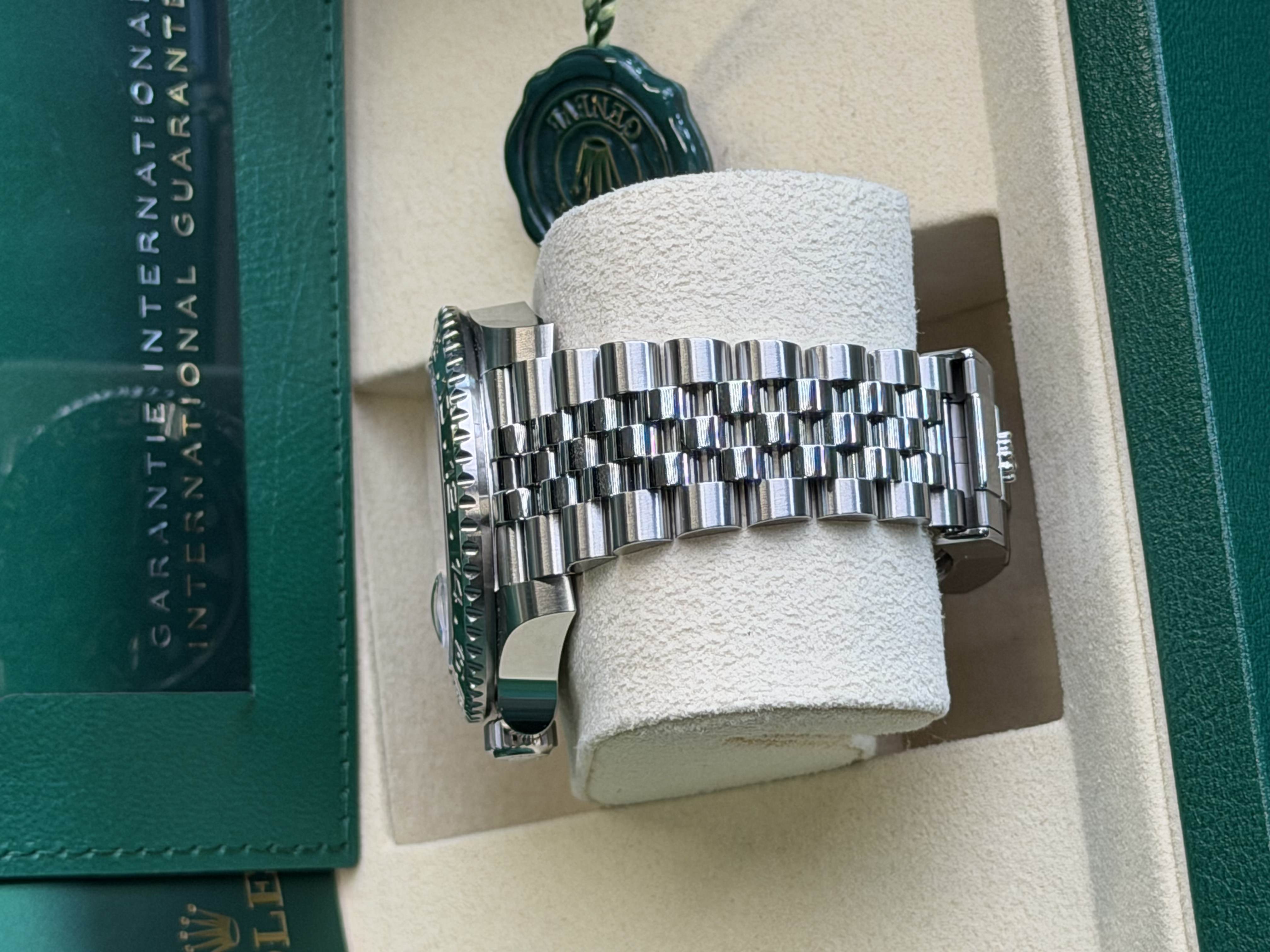 Watchrr - Authentic luxury watch