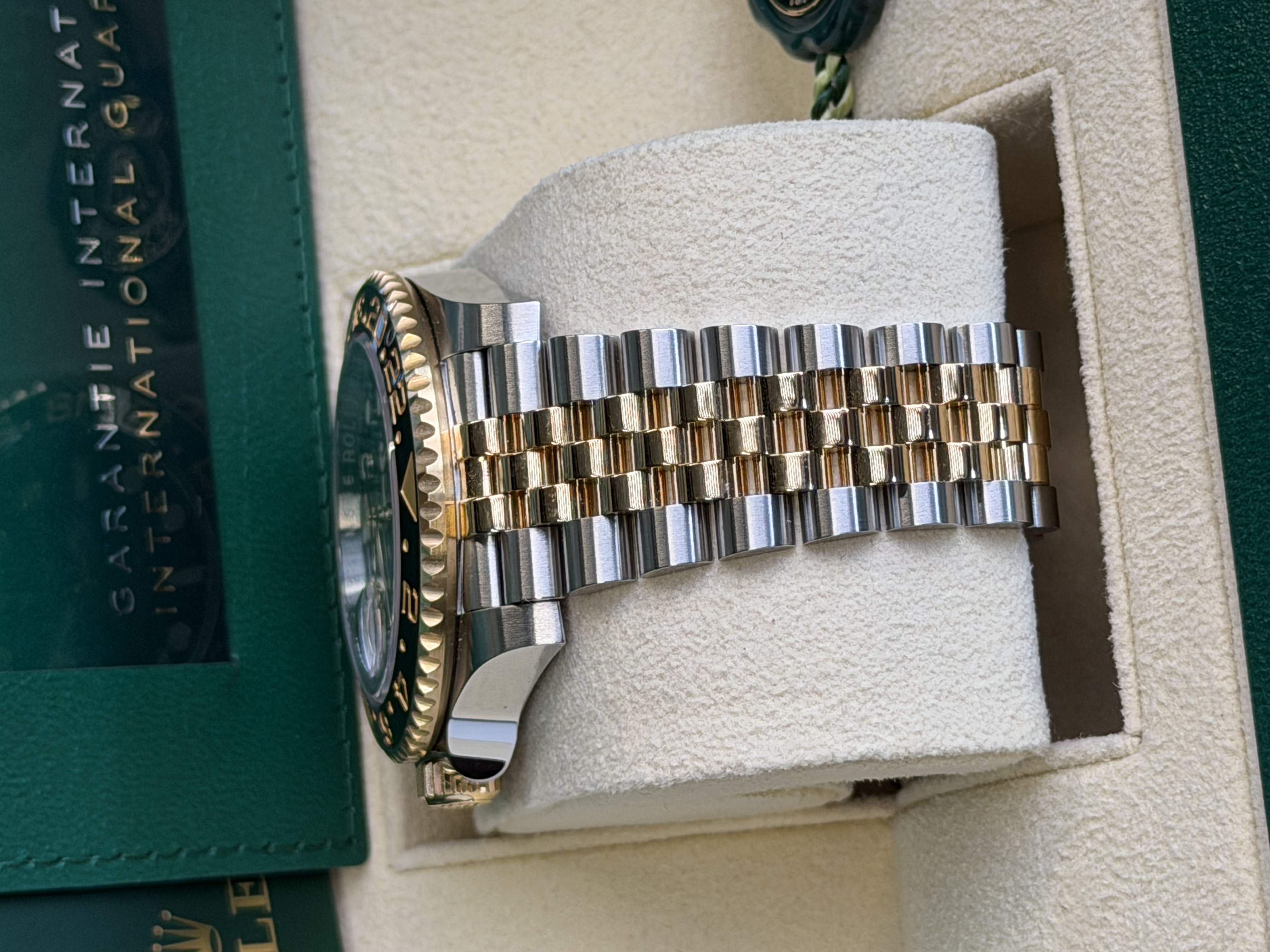 Watchrr - Authentic luxury watch