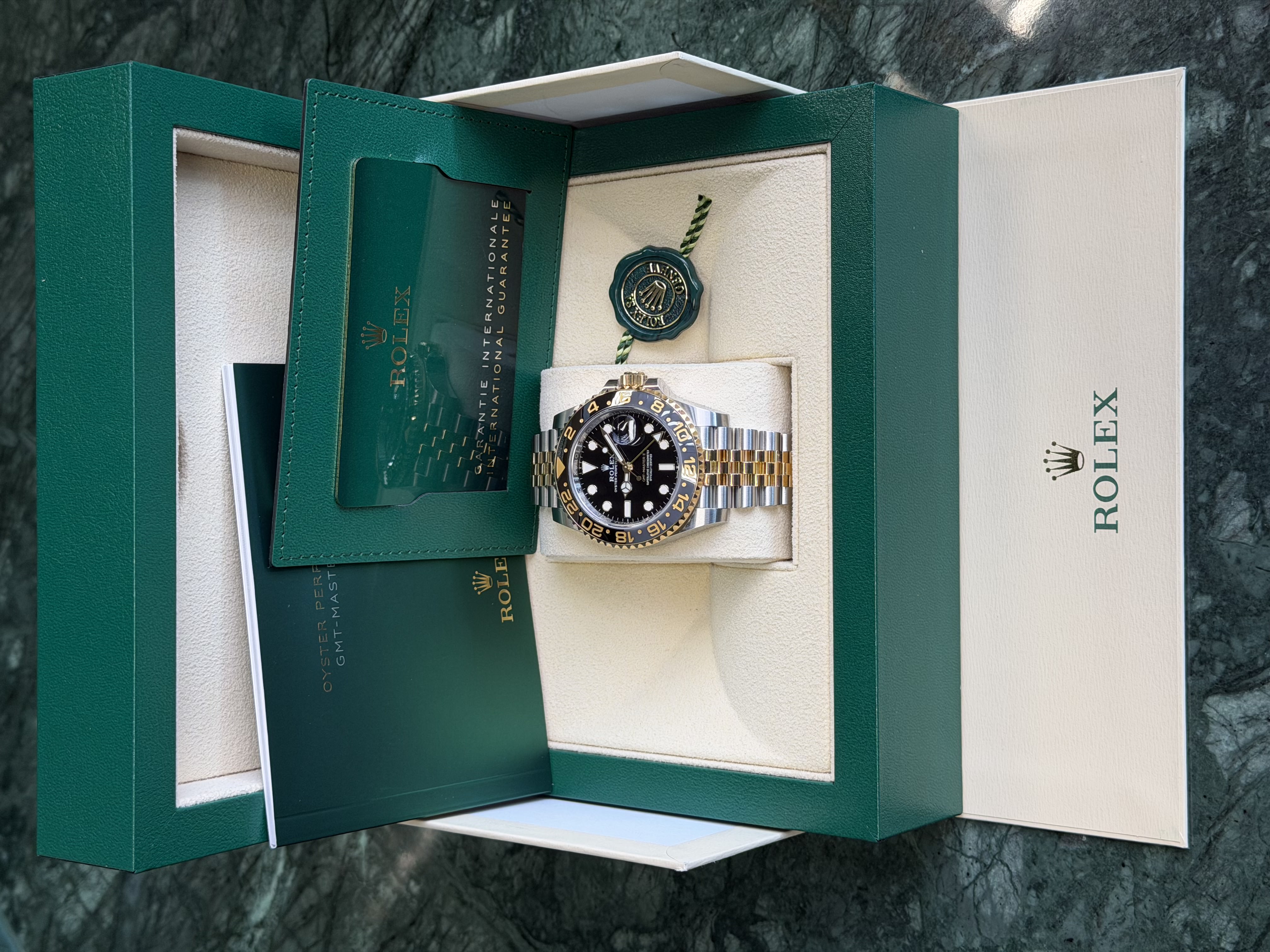 Watchrr - Authentic luxury watch