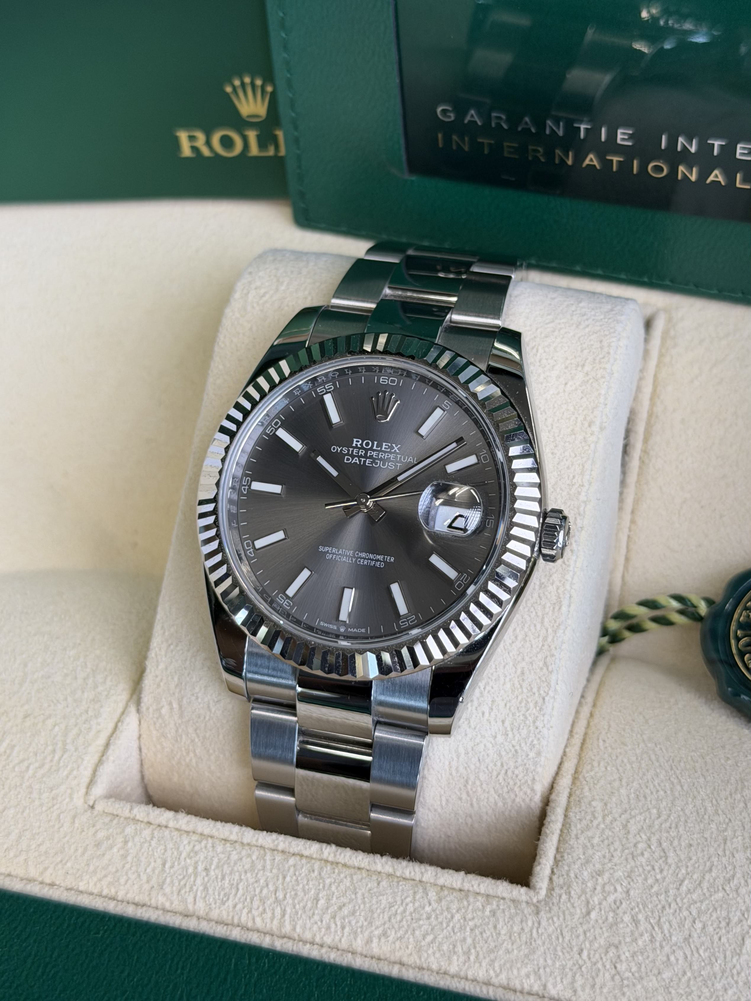 Watchrr - Authentic luxury watch