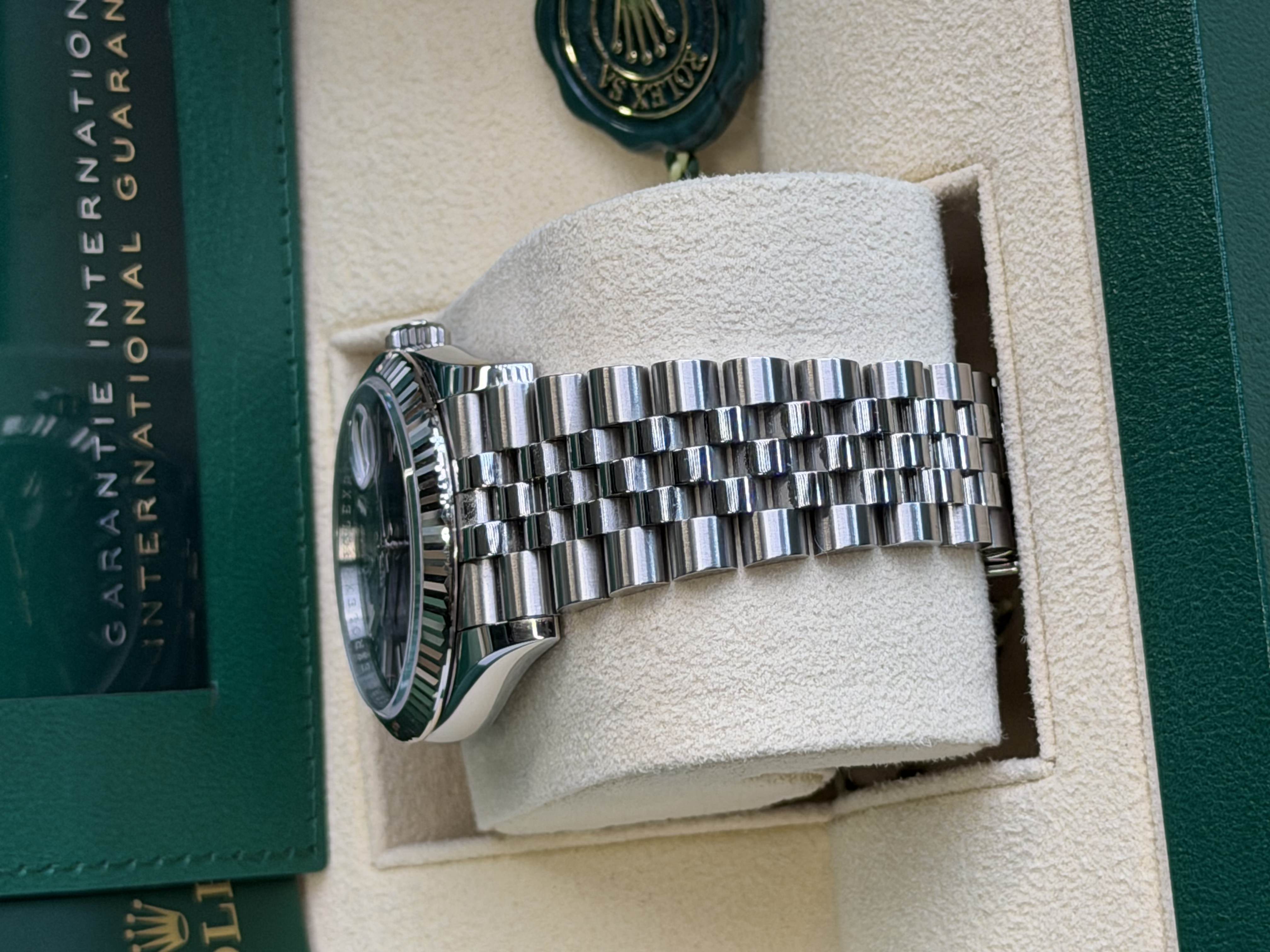 Watchrr - Authentic luxury watch