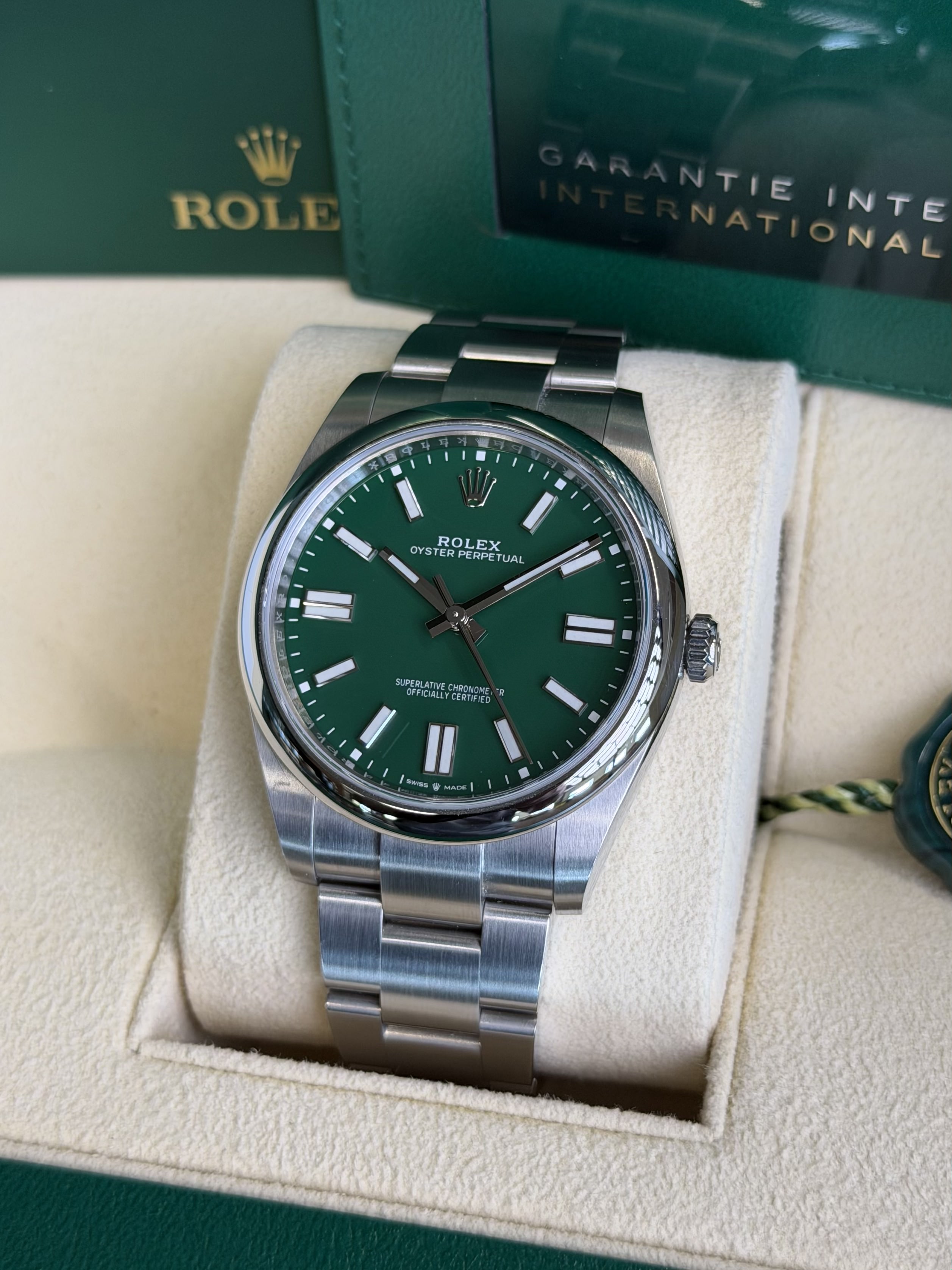 Watchrr - Authentic luxury watch